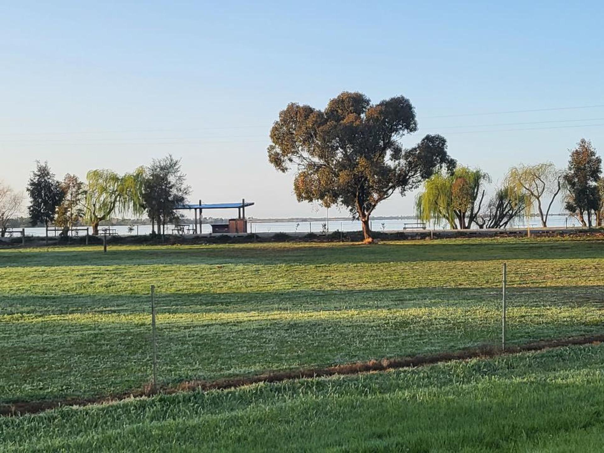 Kangaroo Lake Caravan Park - 2