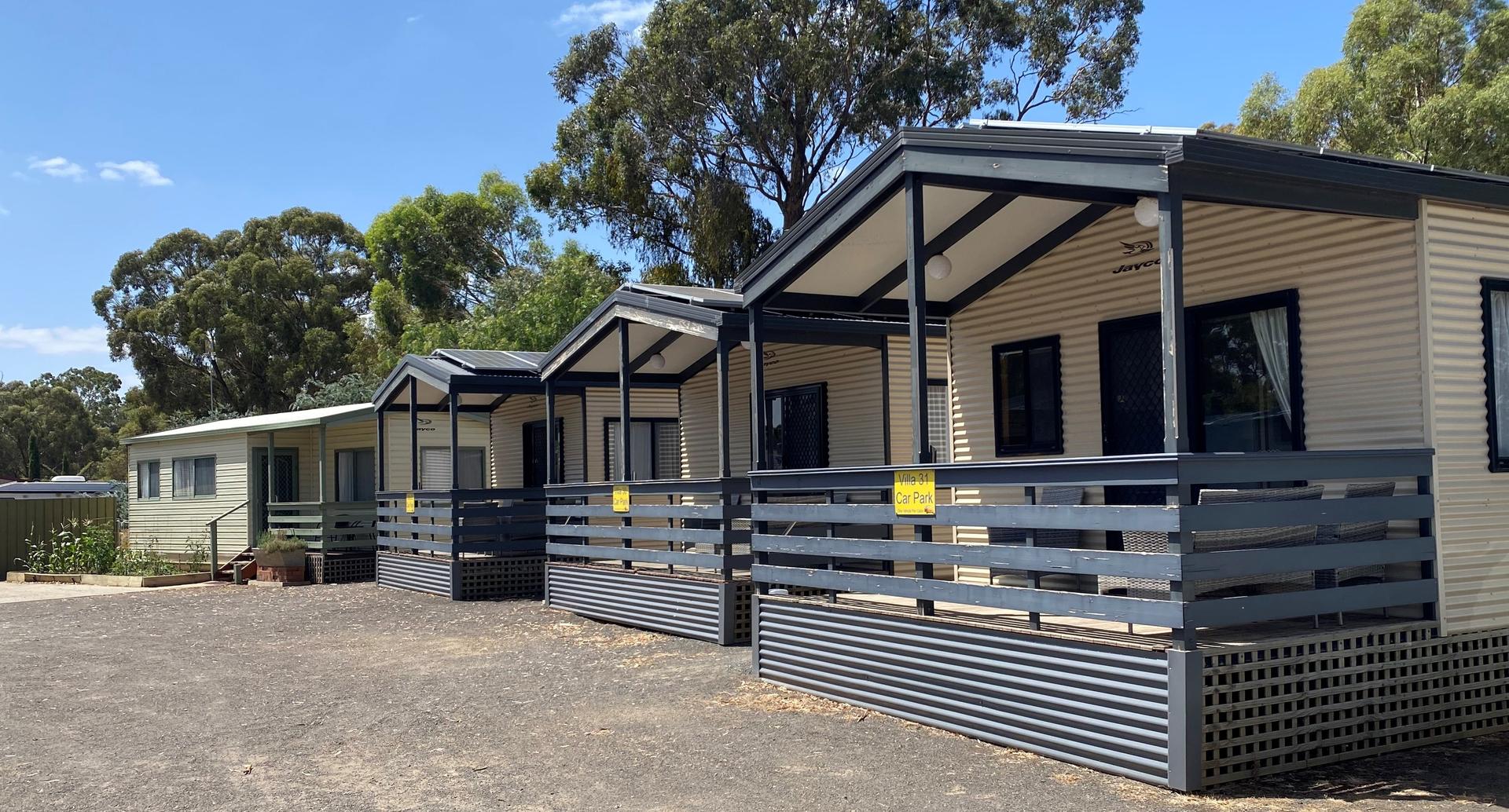 Golden Country Motel & Caravan Park - 4