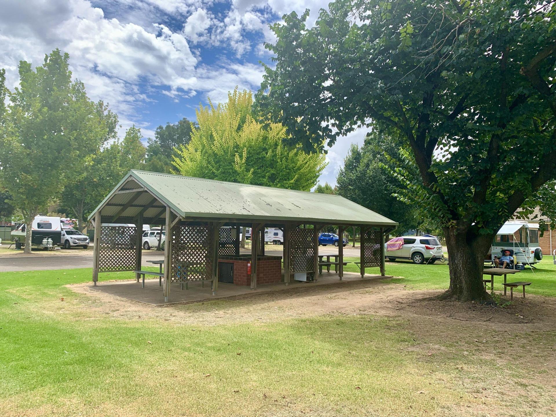 Cootamundra Caravan Park - 1
