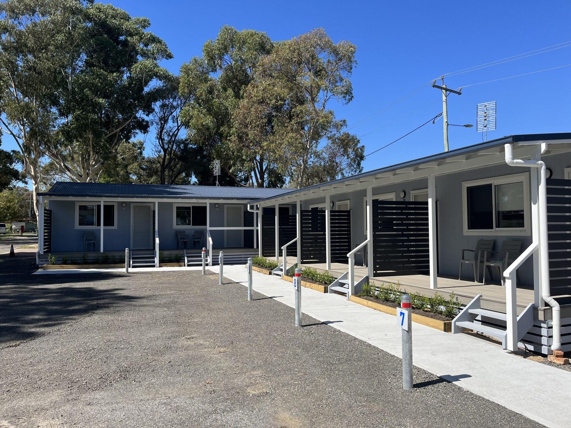 Young Tourist Caravan Park - 3