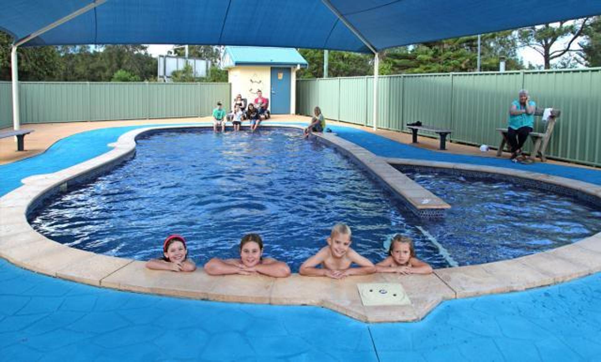 Holiday Haven Swan Lake - 2