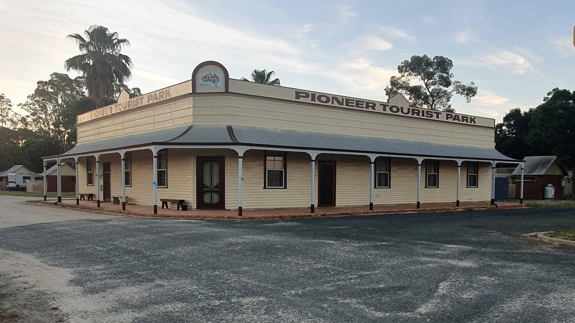 Deniliquin Pioneer Tourist Park - 1