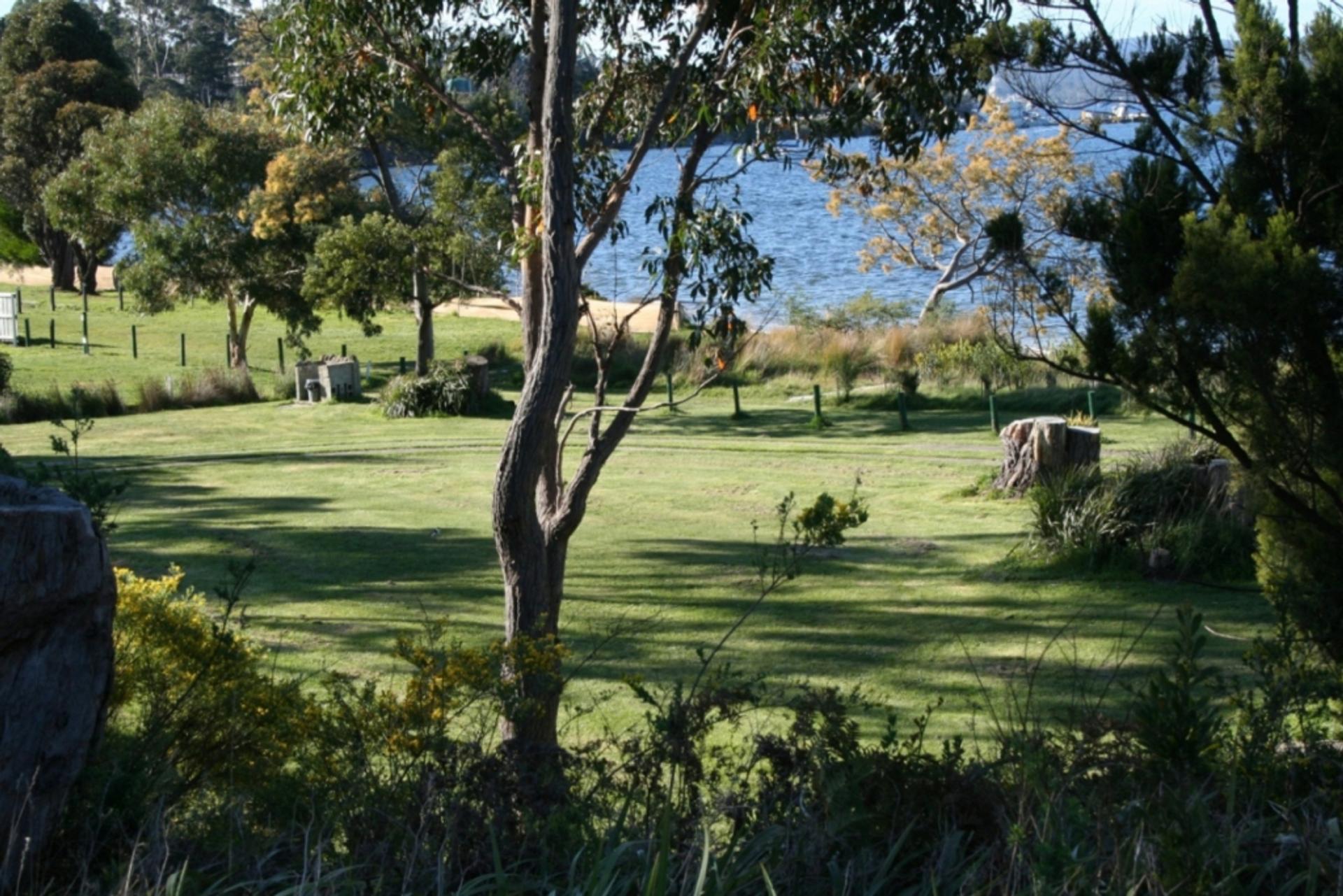 Snug Beach Cabin & Caravan Park - 3
