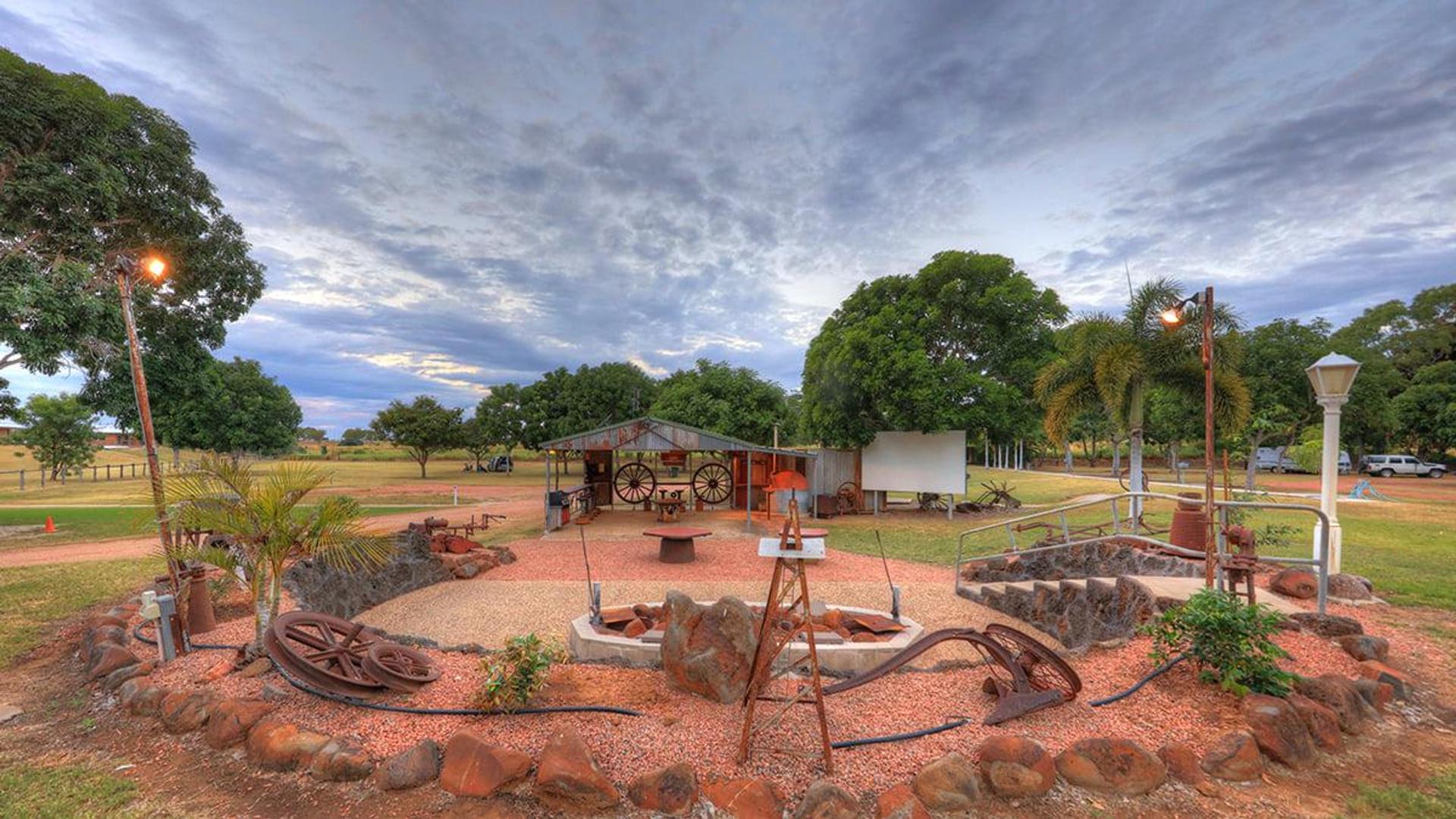 Big4 Aussie Outback Oasis Holiday Park - 4