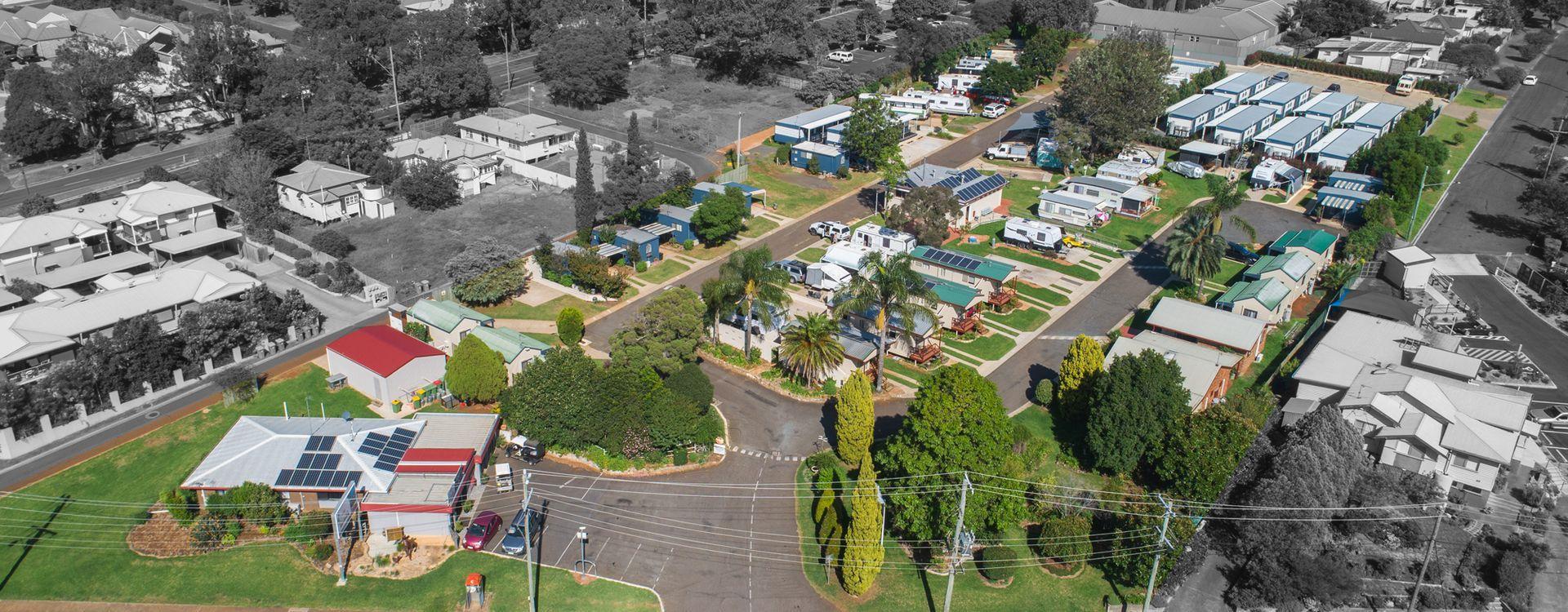 Jolly Swagman Accommodation Park - 1