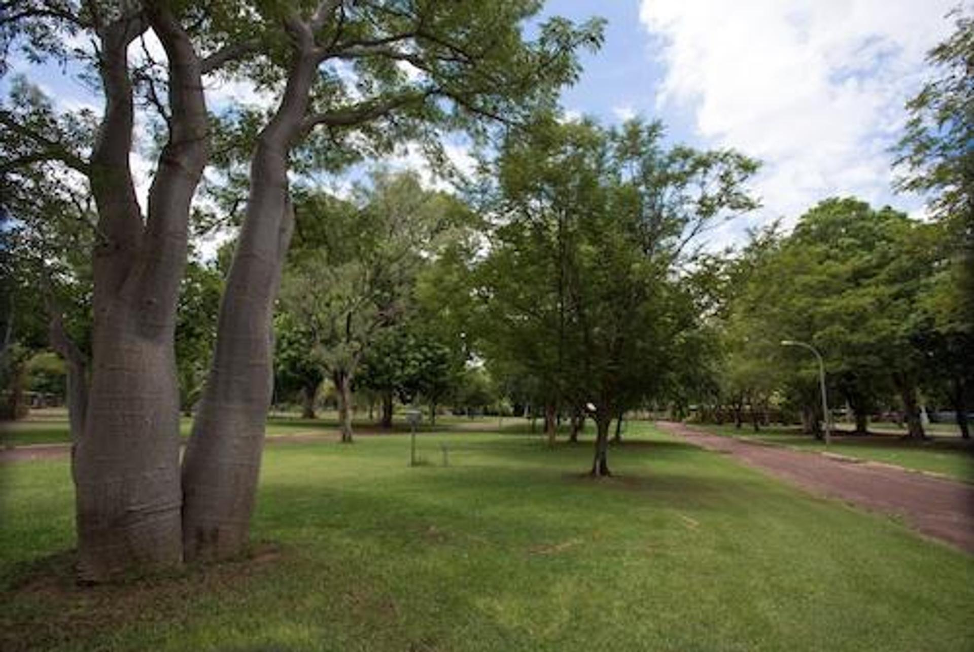 Ivanhoe Village Caravan Resort - 2