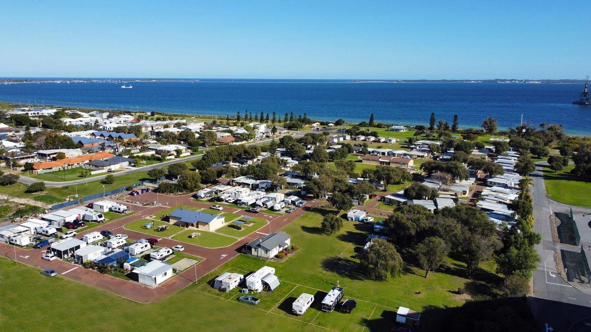 Cee & See Caravan Park - 3