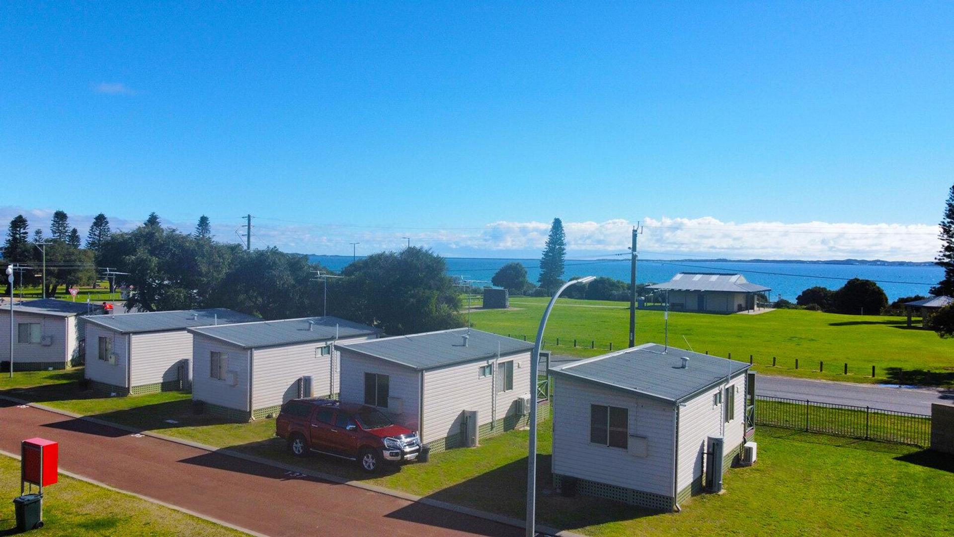 Cee & See Caravan Park - 2