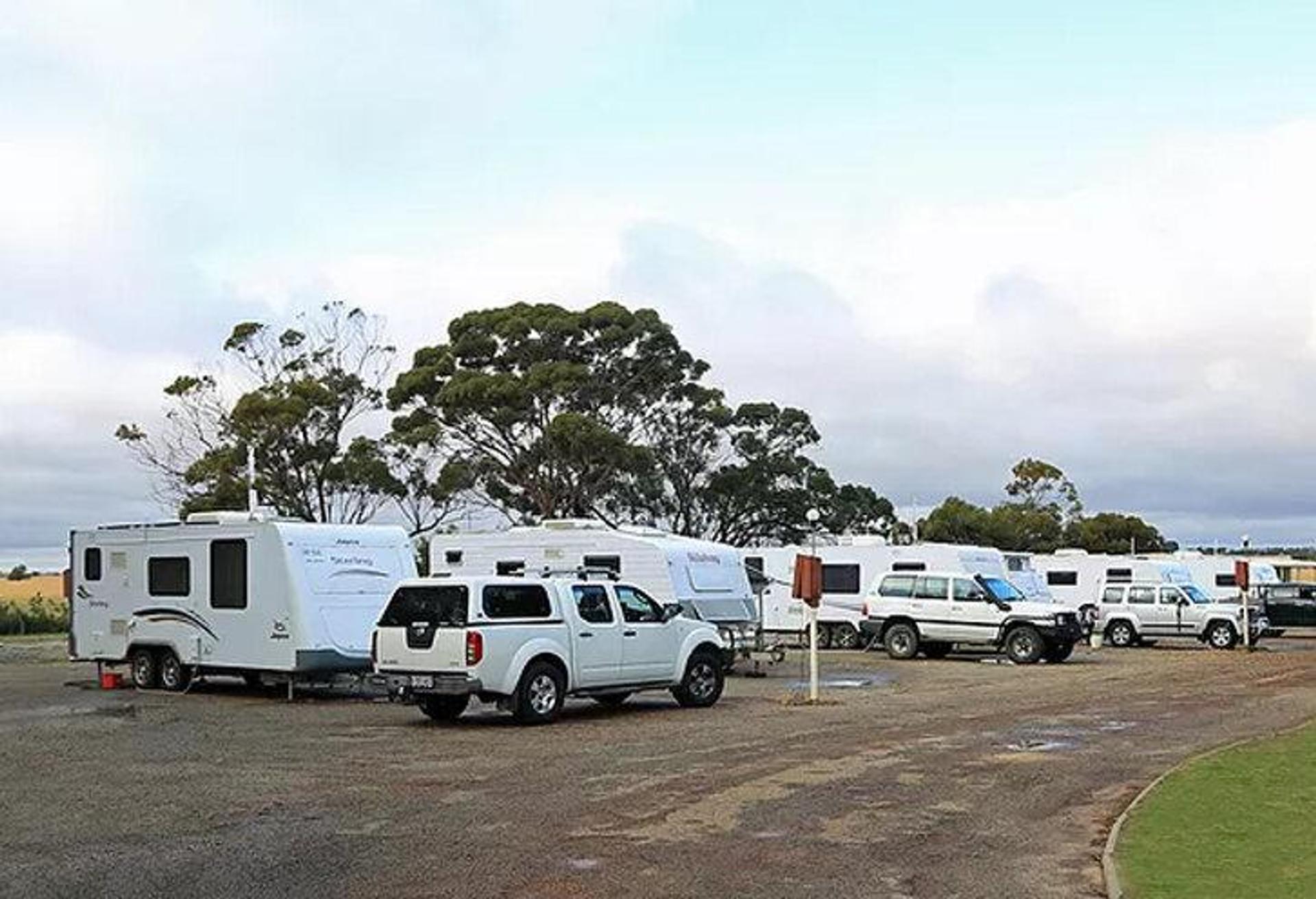 Lake Grace Caravan Park - 2
