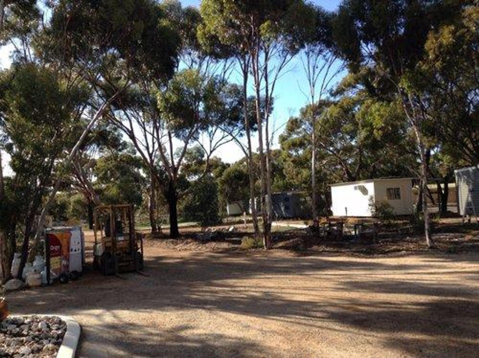 Newdegate Myriadina Motel & Caravan Park - 1