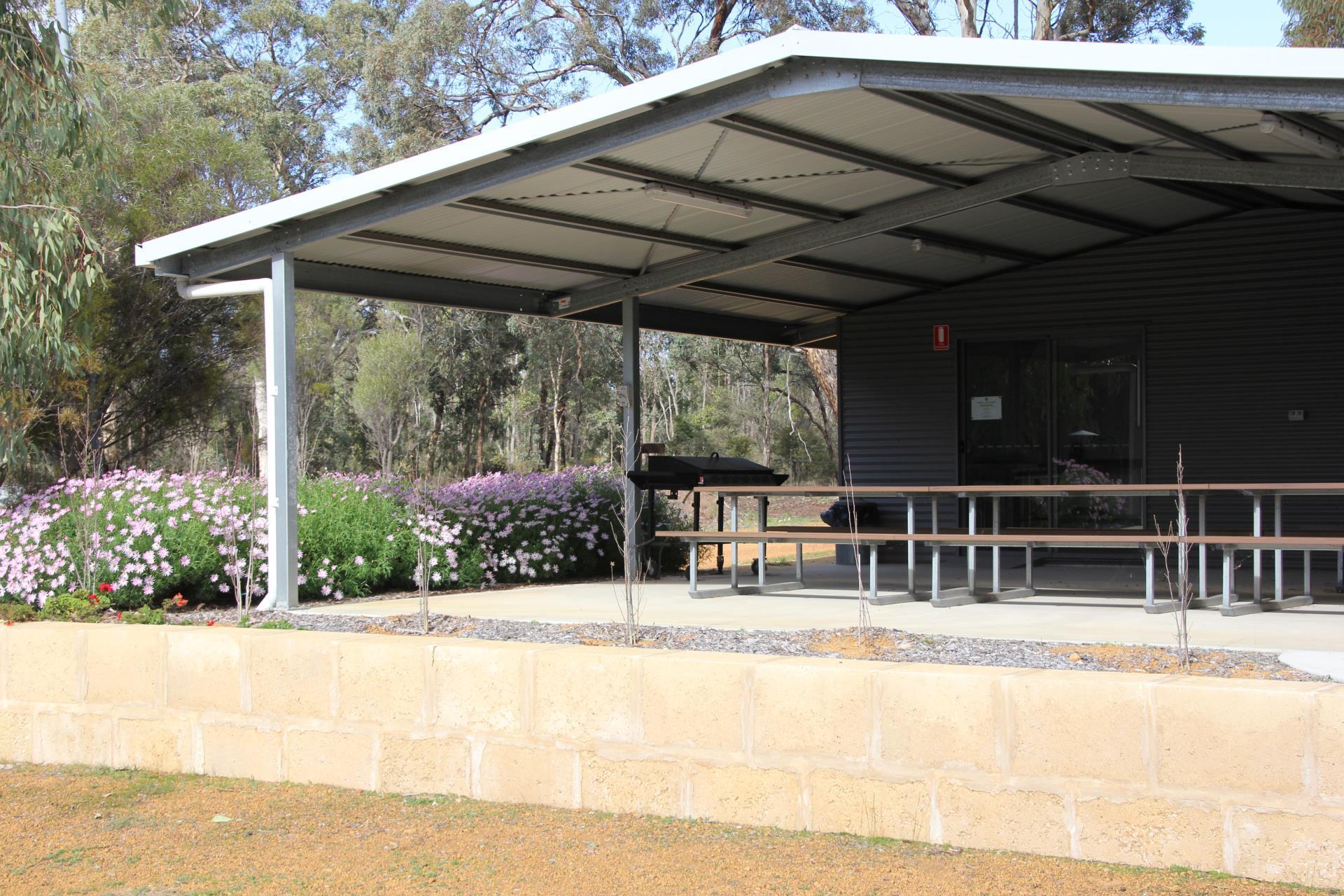 Darkan Caravan Park - 2