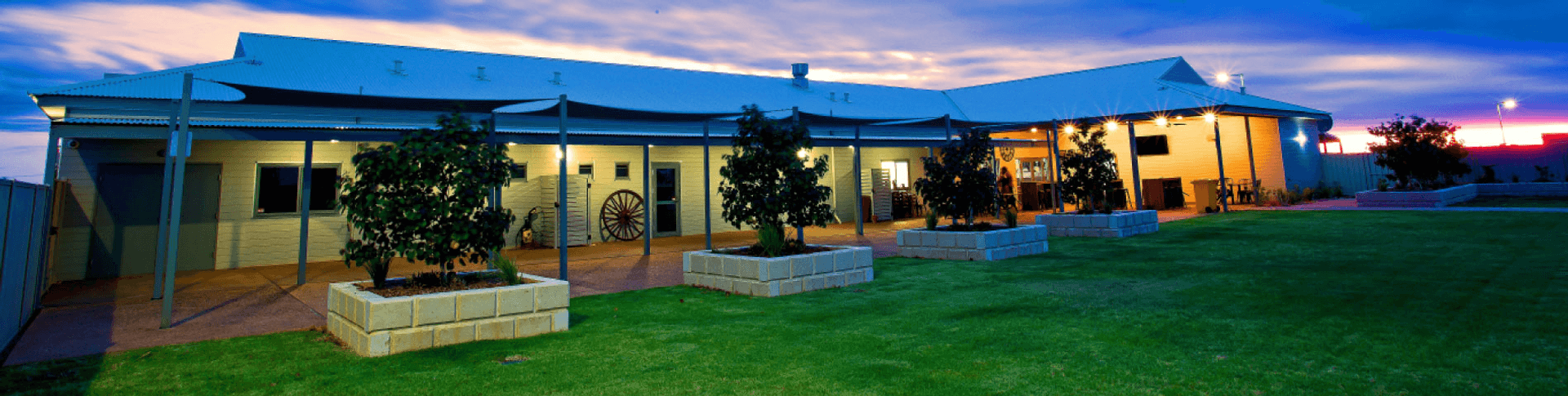 Junction Pub & Tourist Park