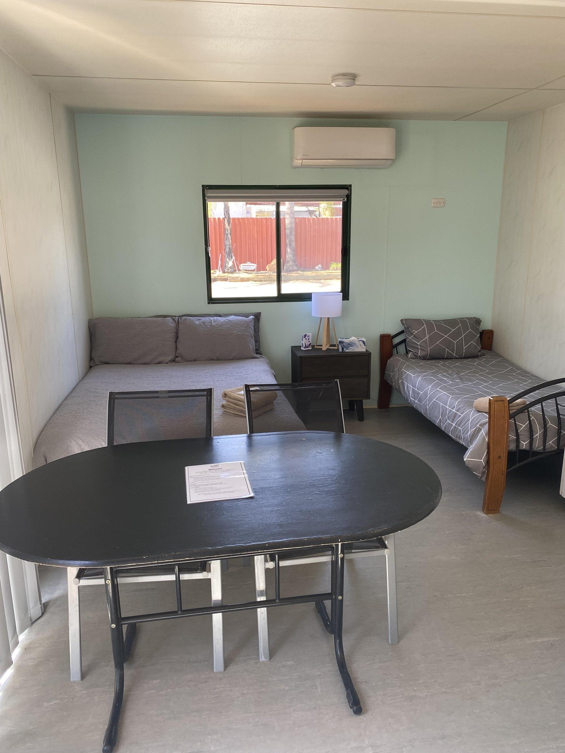 Coolgardie Tourist Village - 1