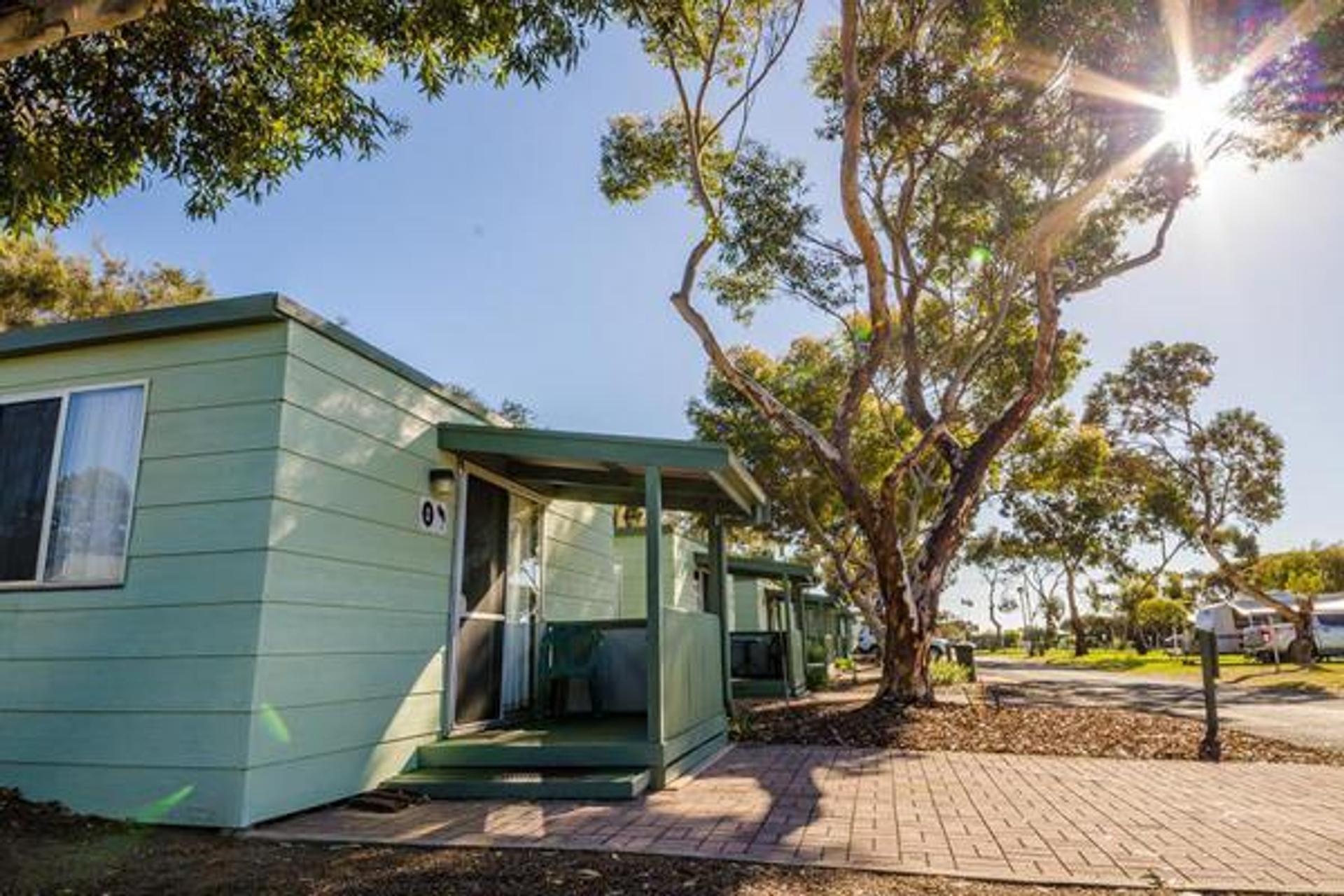Lake Albert Caravan Park, Meningie SA - 4