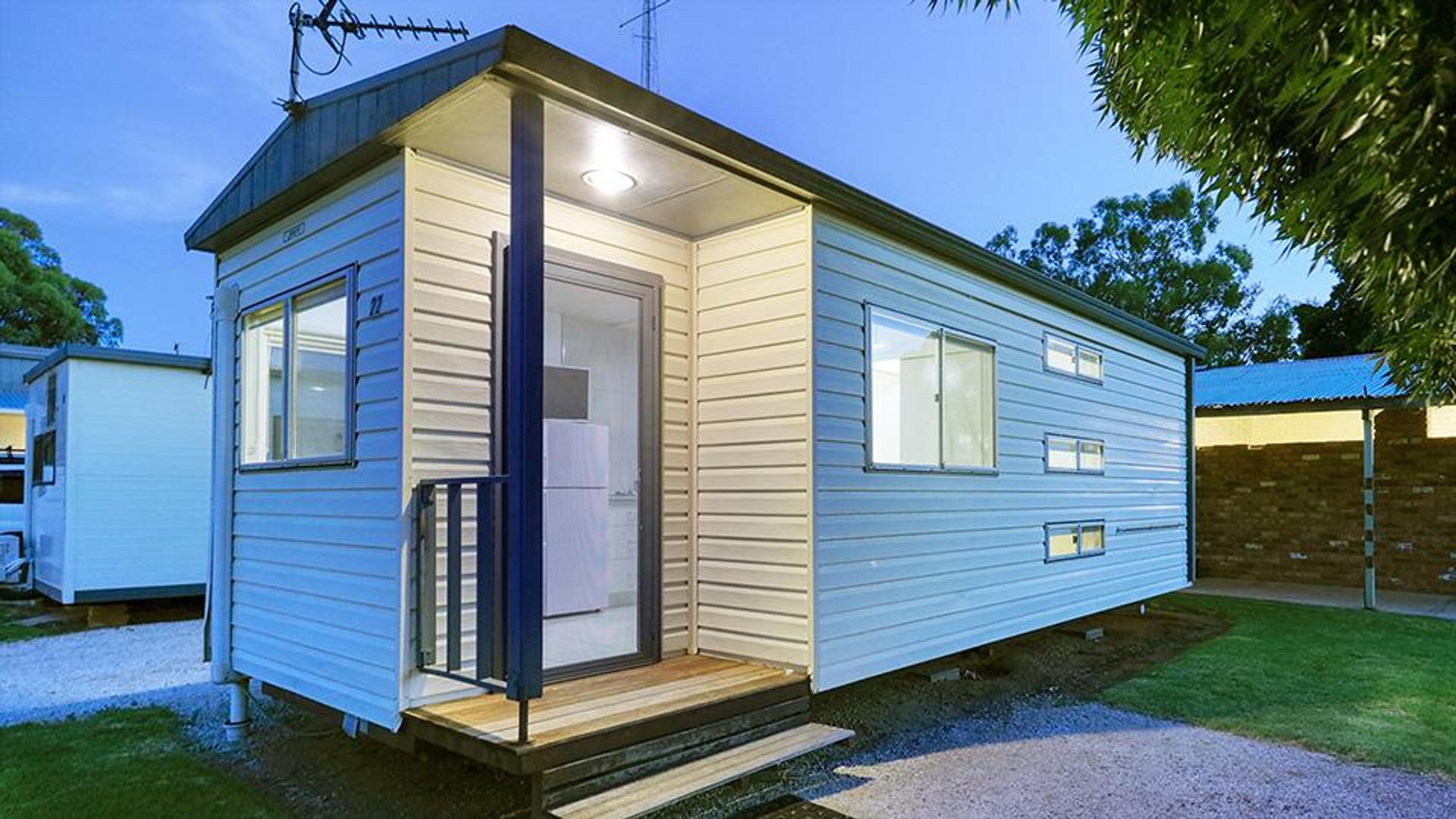 Swan Hill Holiday Park - 1