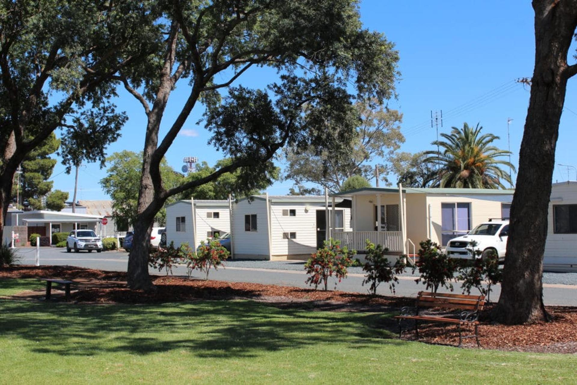 West Wyalong Caravan Park - 1