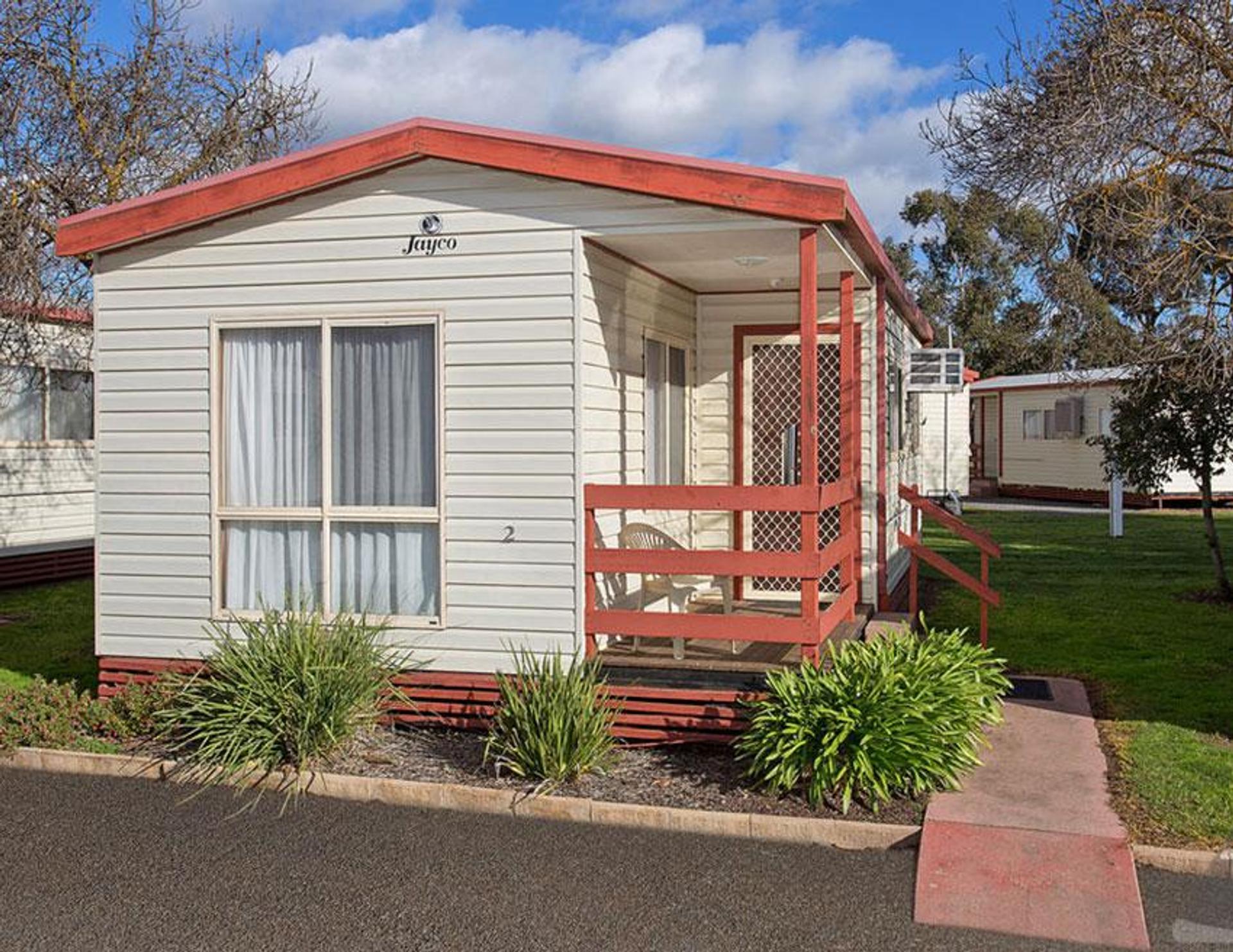 Horsham Holiday Park - 3