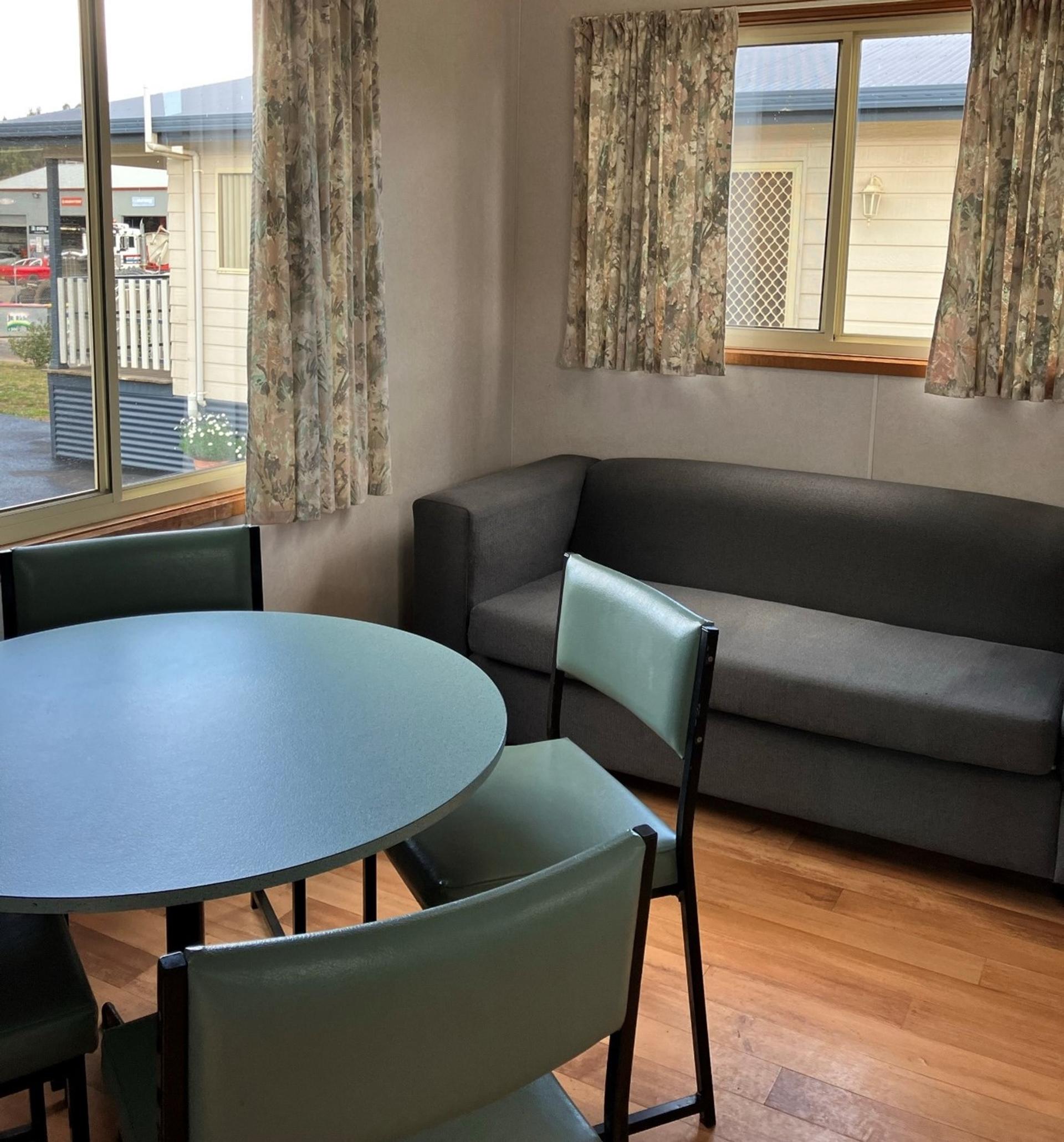 Molong Caravan Park - 4