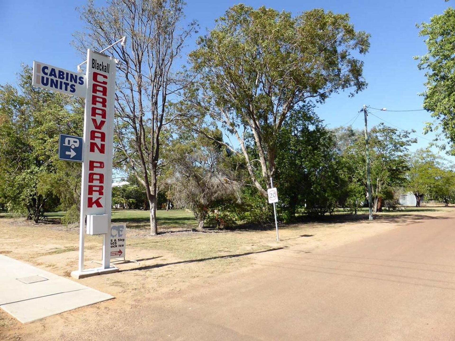 Blackall Caravan Park - 4