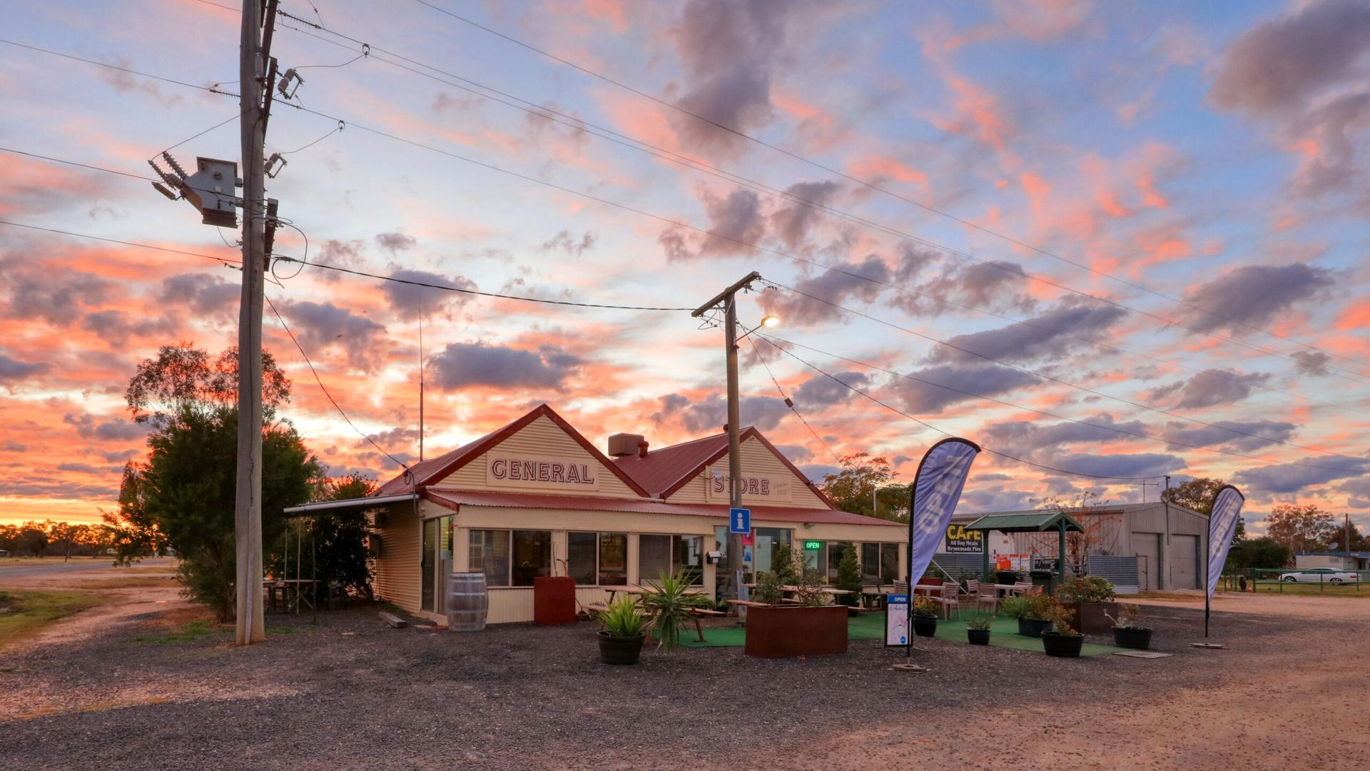 Hebel Store & Caravan Park - 1