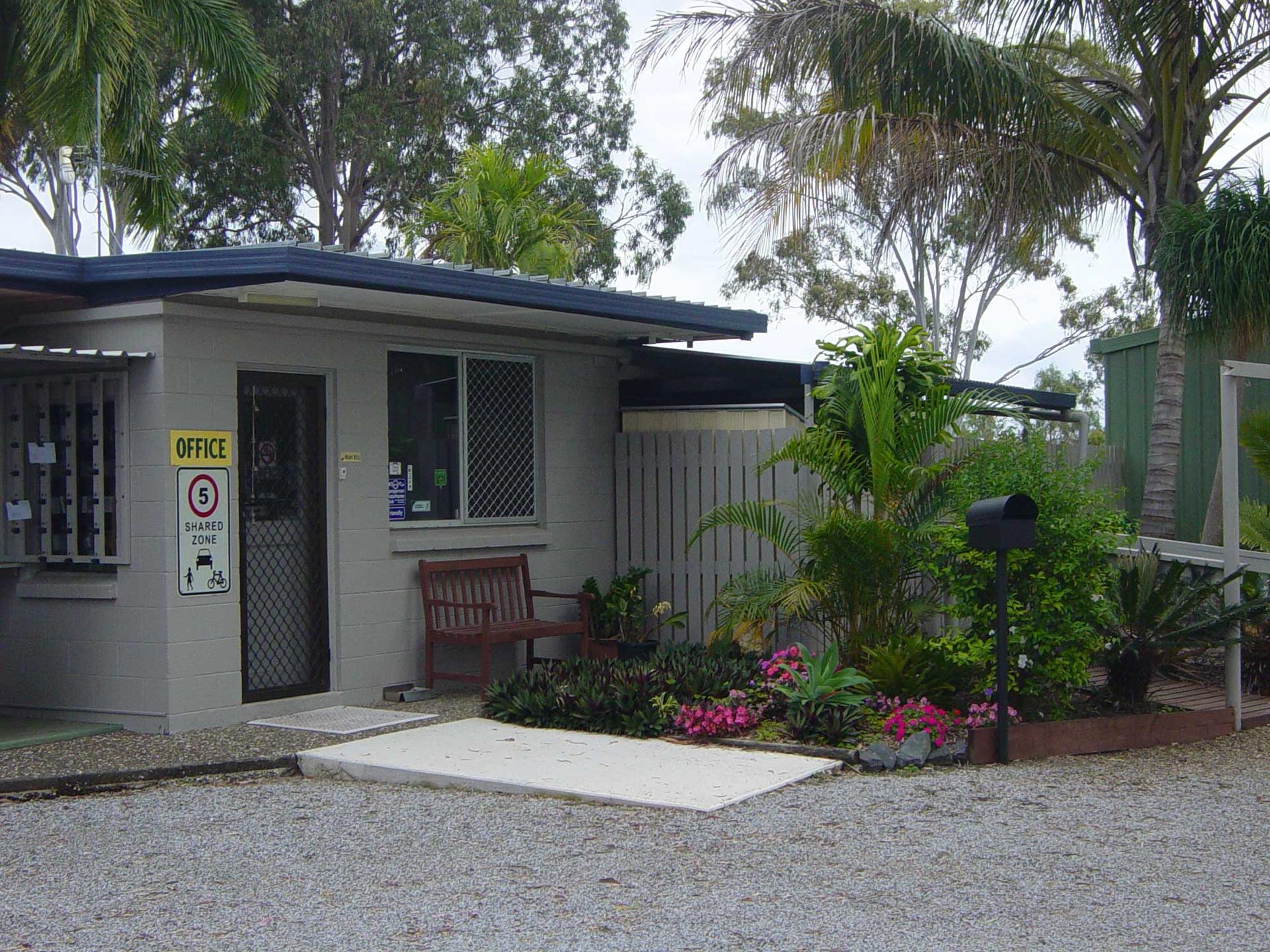 Green Acres Motel & Van Park - 2