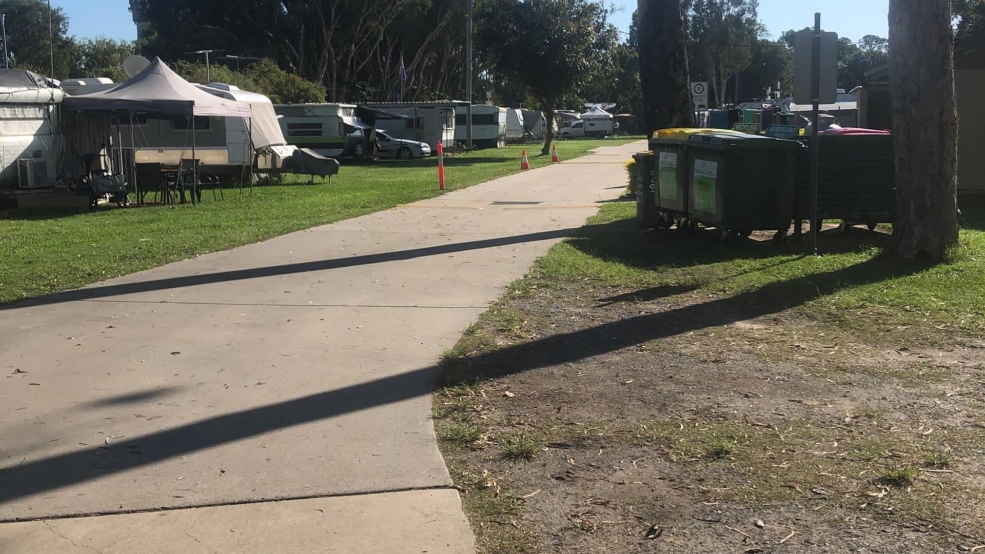 Beachmere RSL Caravan Park - 1