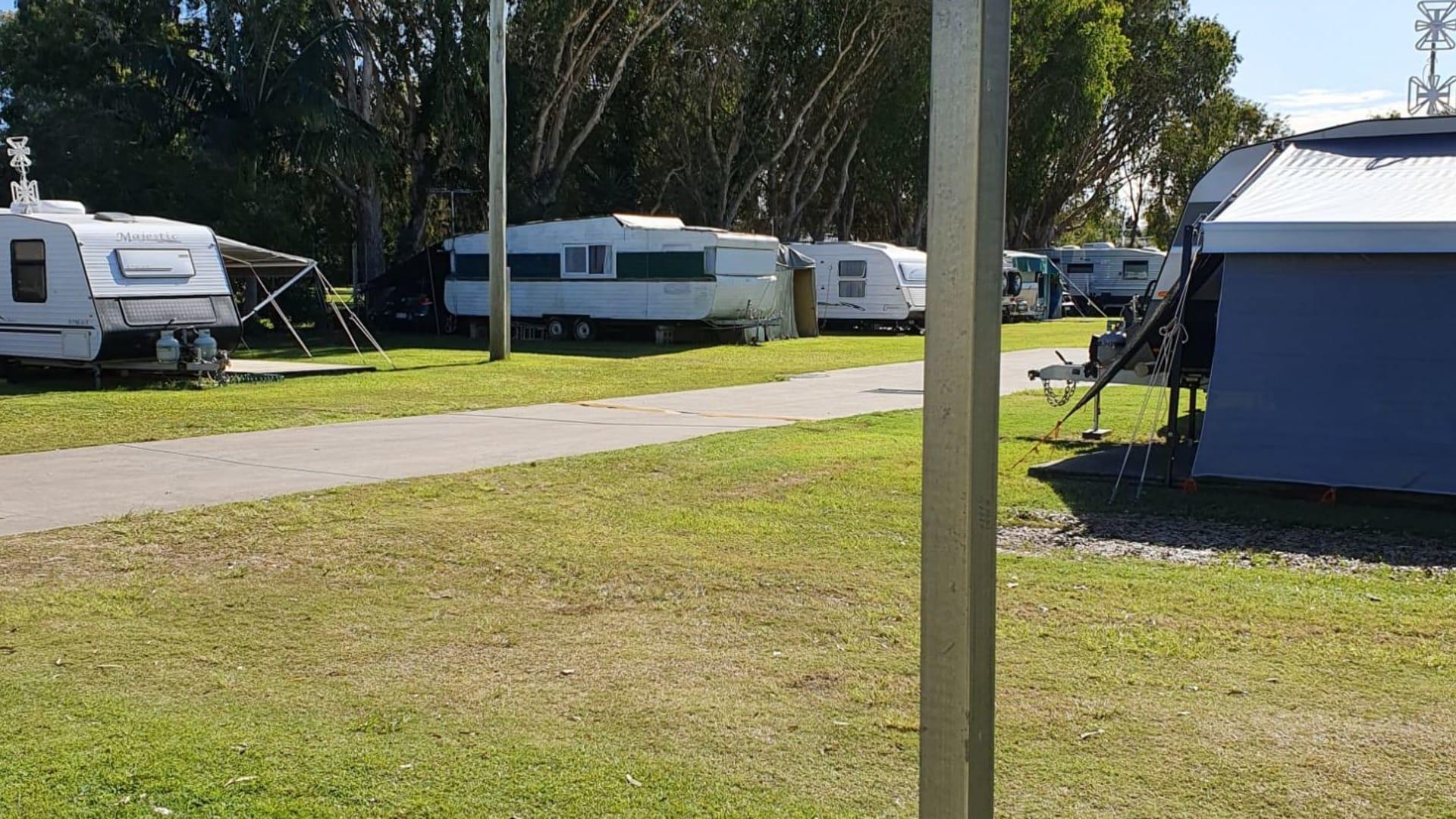 Beachmere RSL Caravan Park - 2