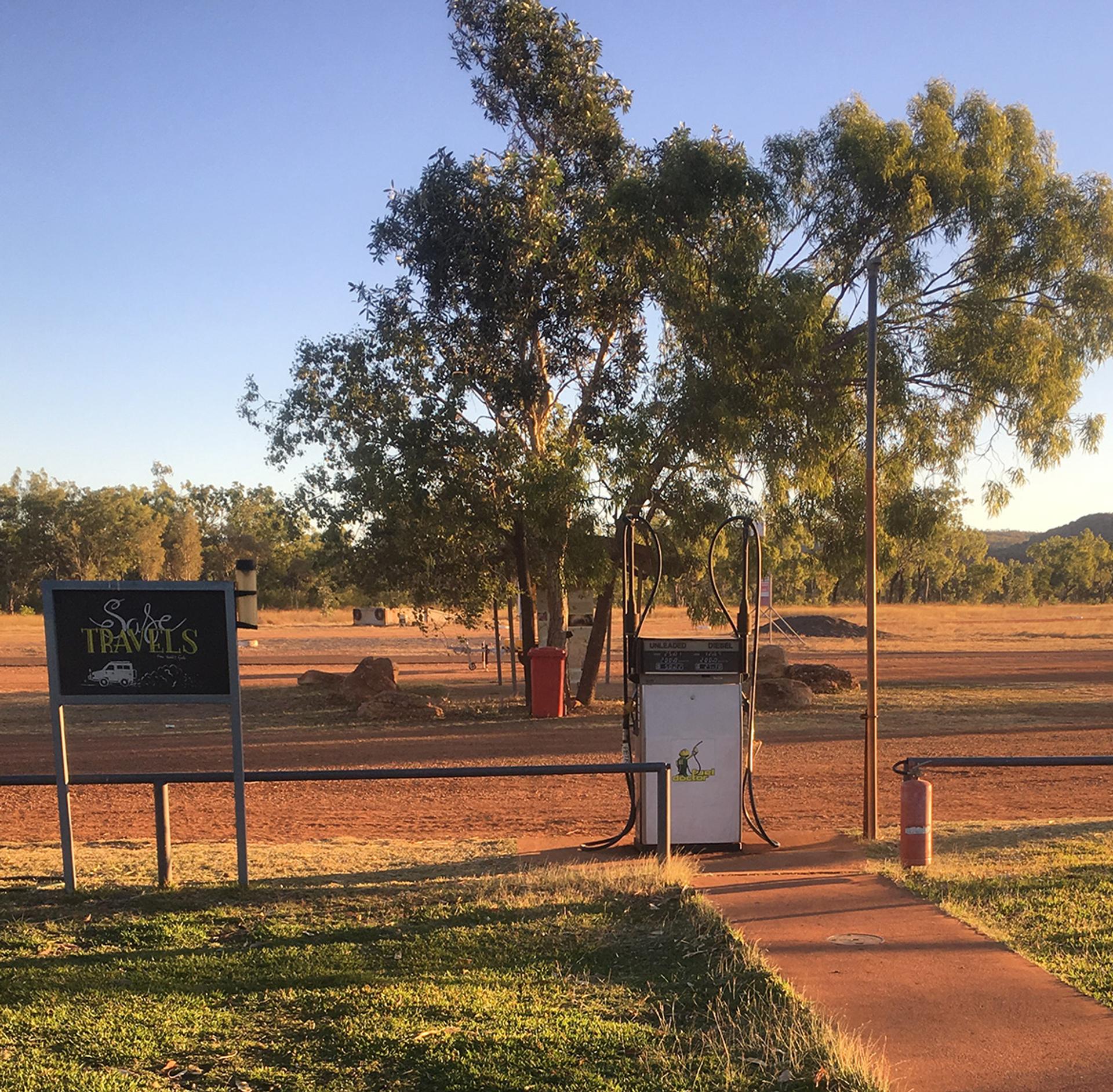 Hells Gate Roadhouse - 4