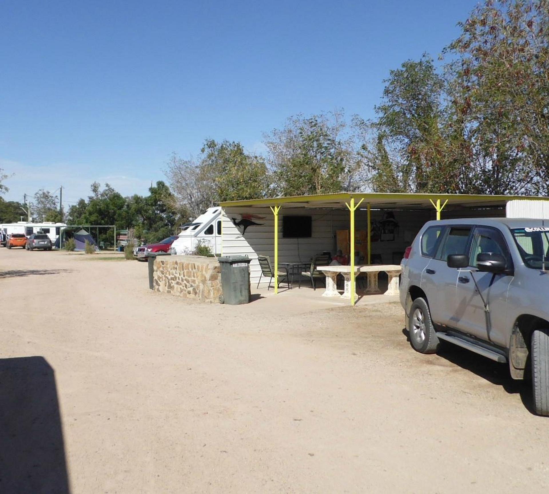 Winton/Pelican Fuel Stop & Caravan Park - 3
