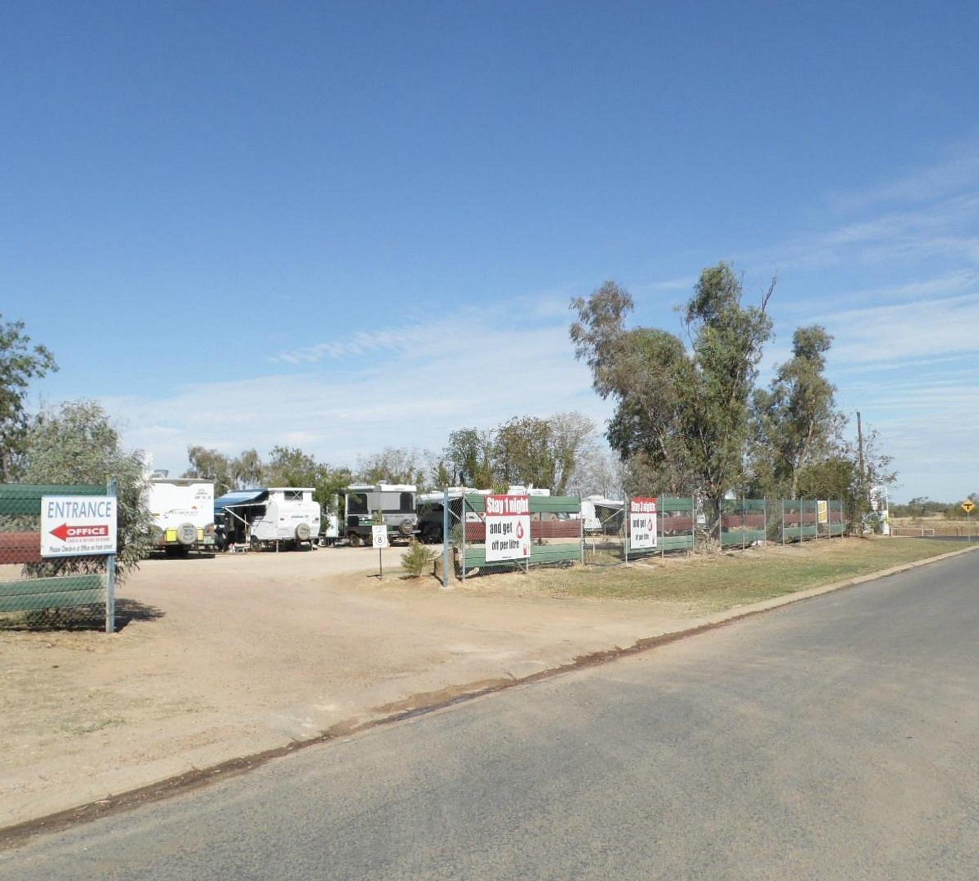 Winton/Pelican Fuel Stop & Caravan Park - 4