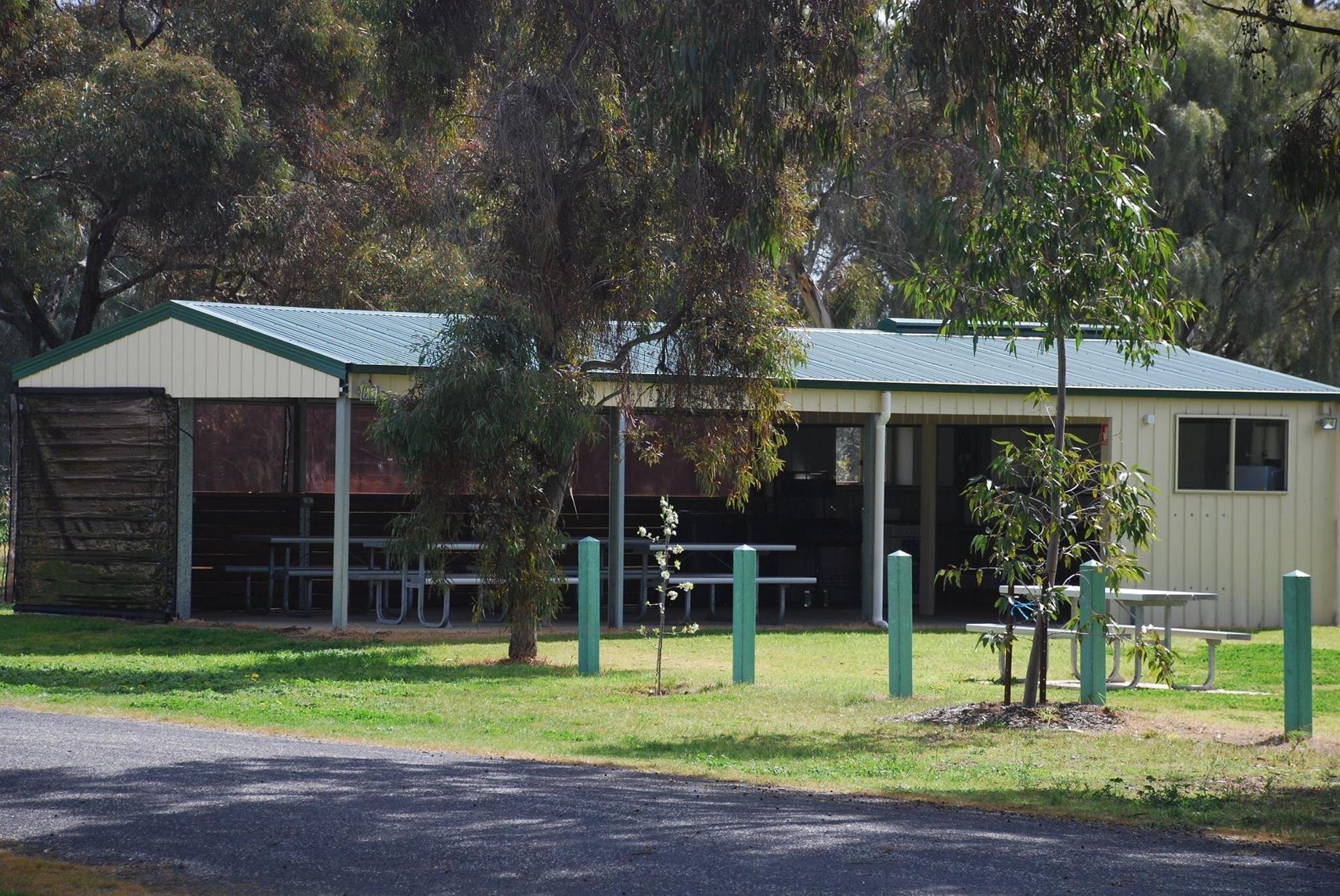 Quambatook Caravan Park - 1