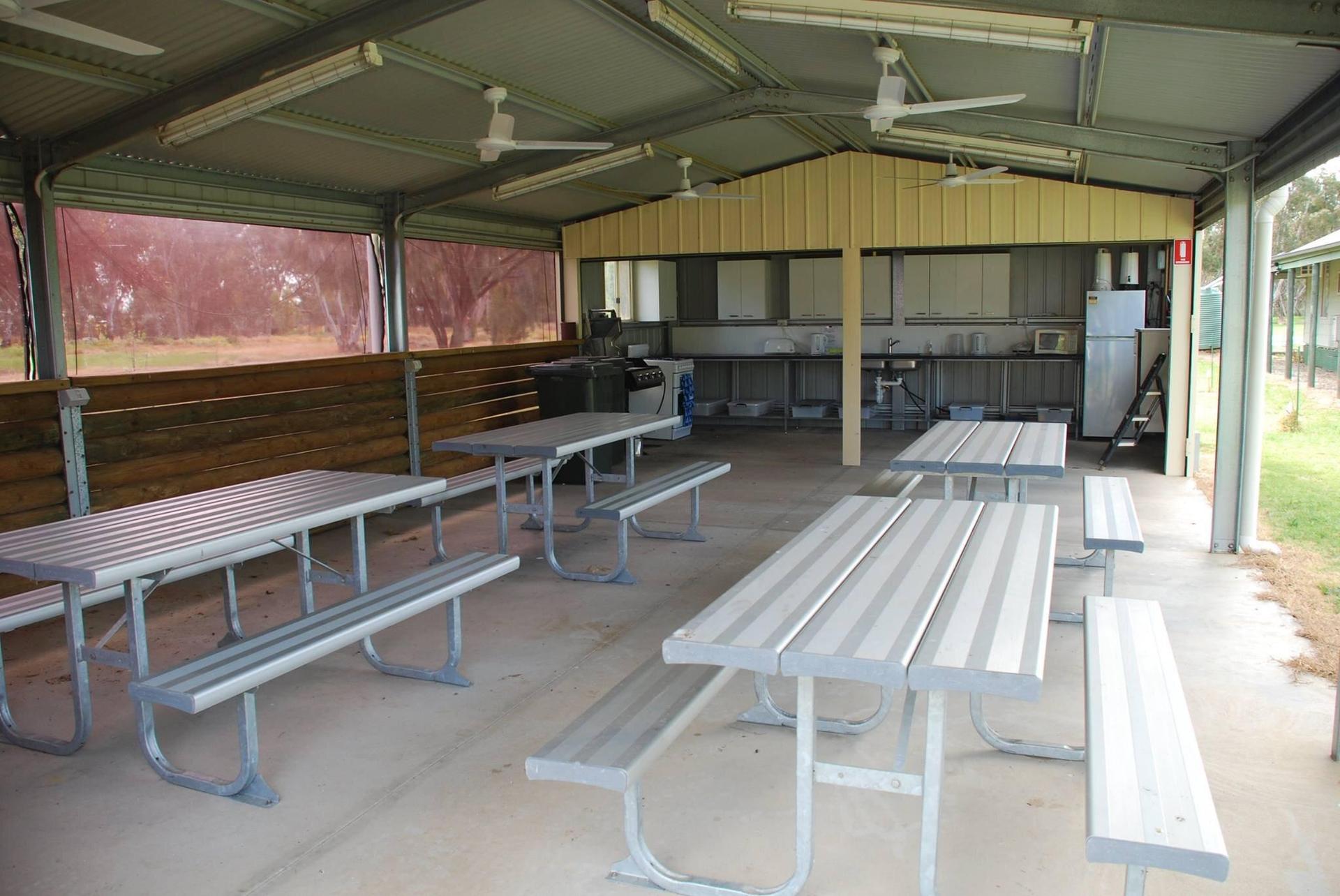 Quambatook Caravan Park - 4