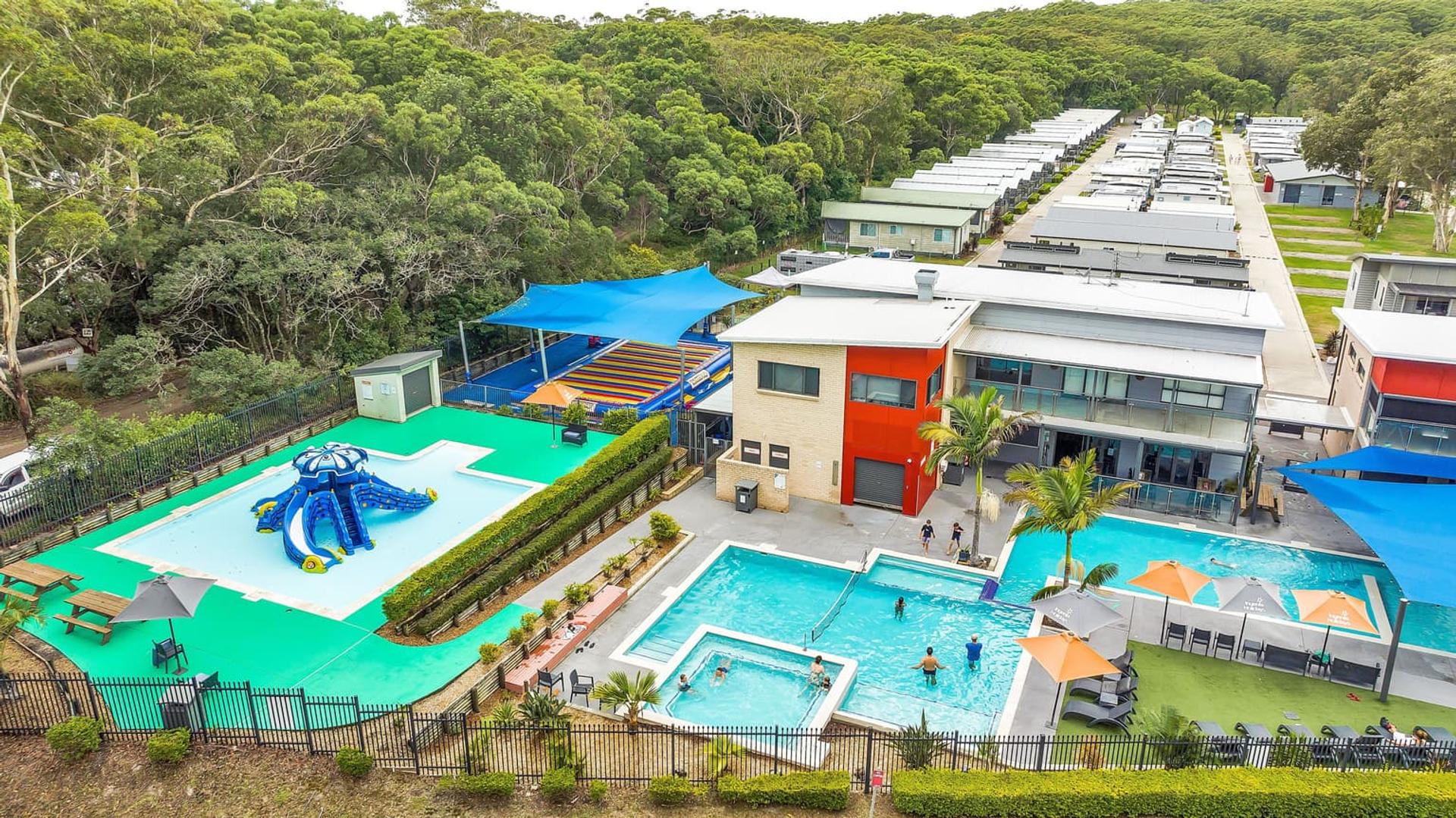 Middle Rock Holiday Resort - 1