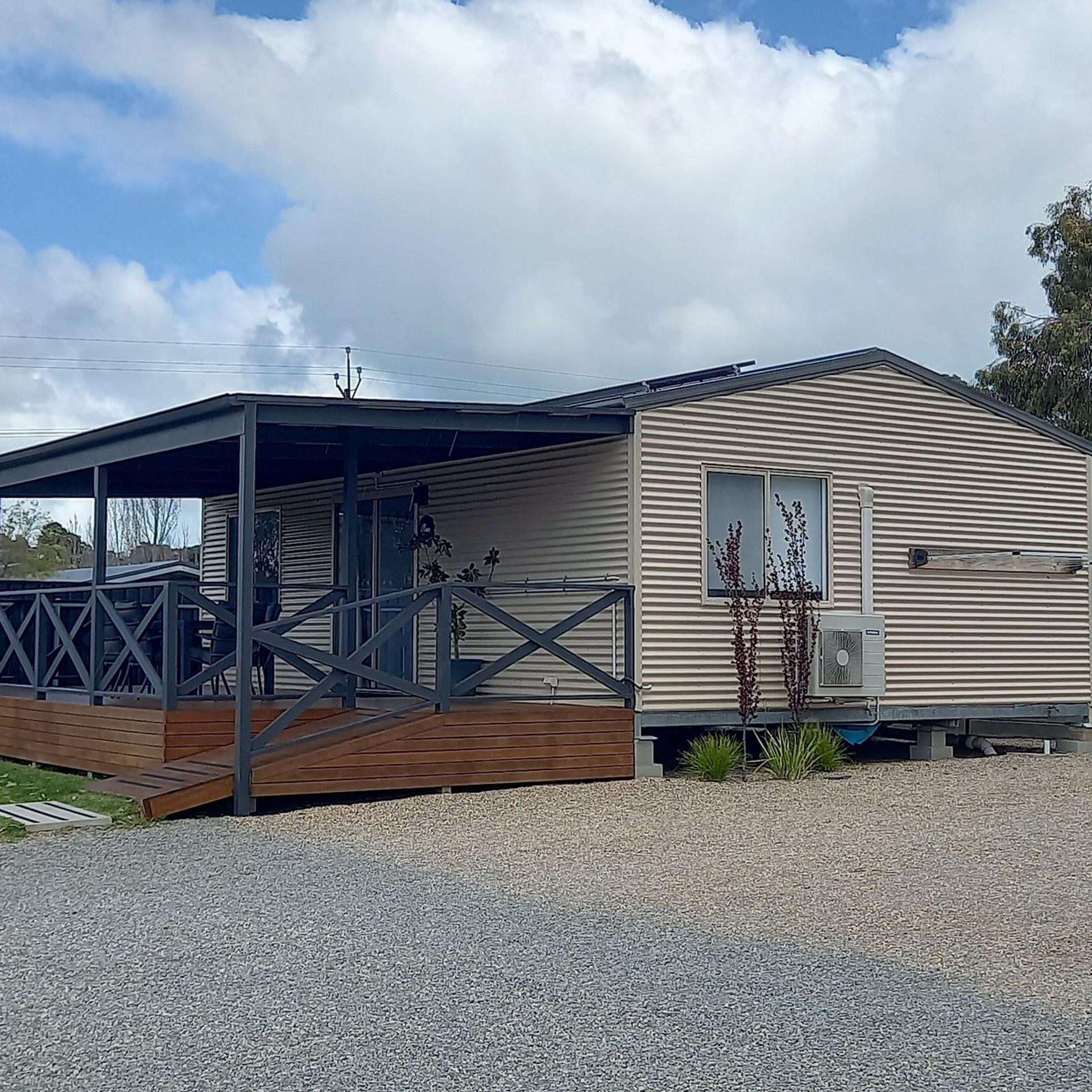 Leasingham Village Cabins - 2