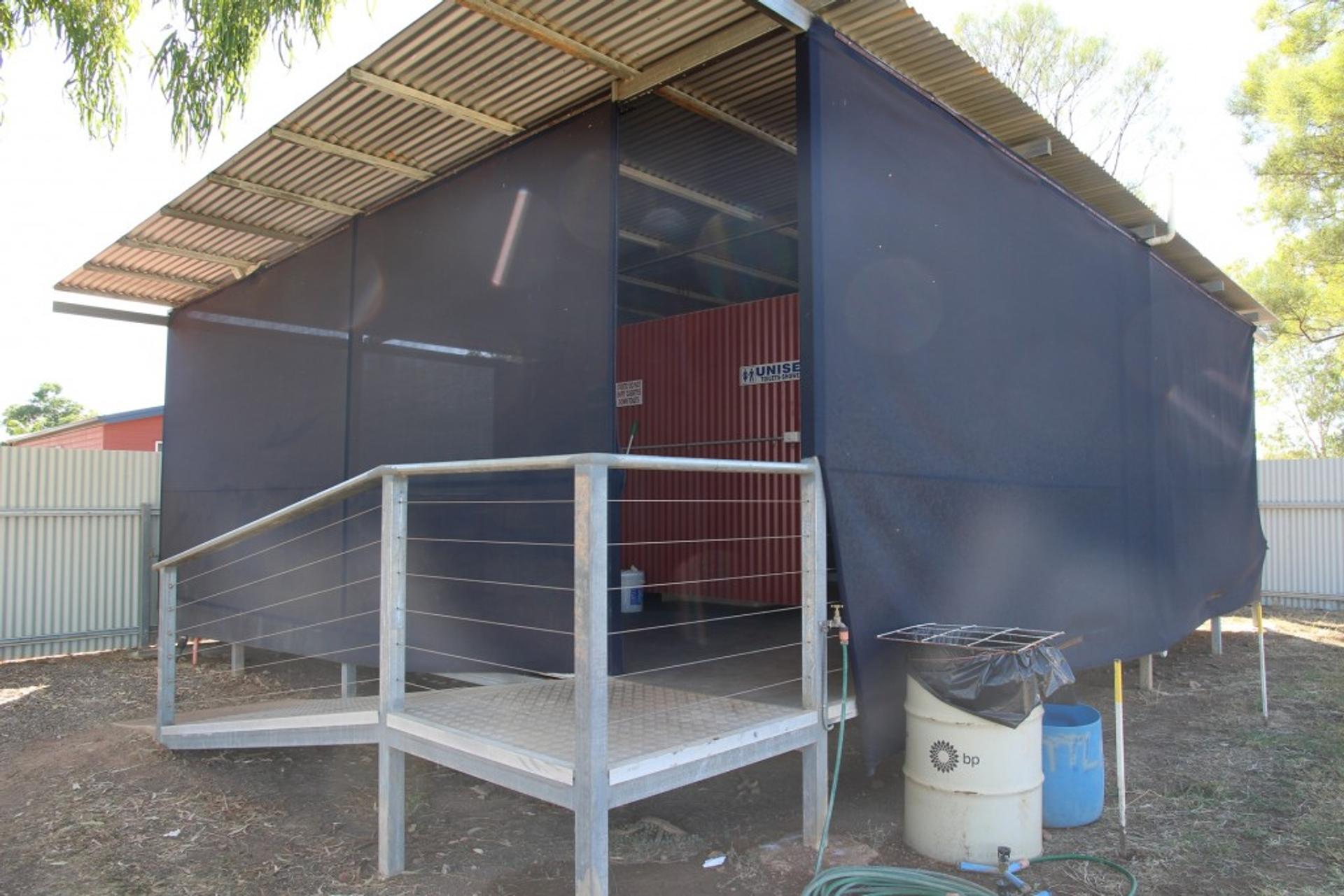 Daly Waters Hi-Way Inn Caravan Park - 3
