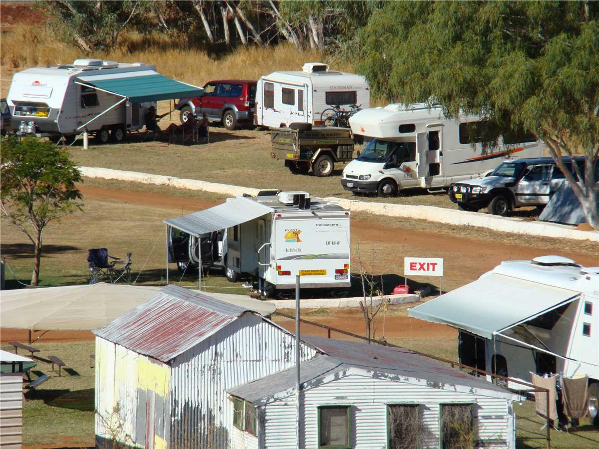Daly Waters Hi-Way Inn Caravan Park - 4