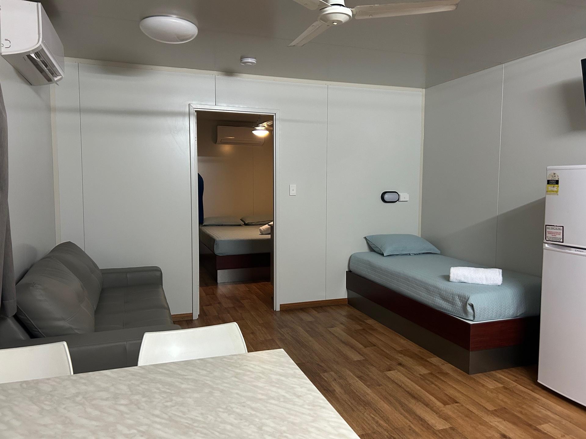 Superior One Bedroom Cabin - Image 4