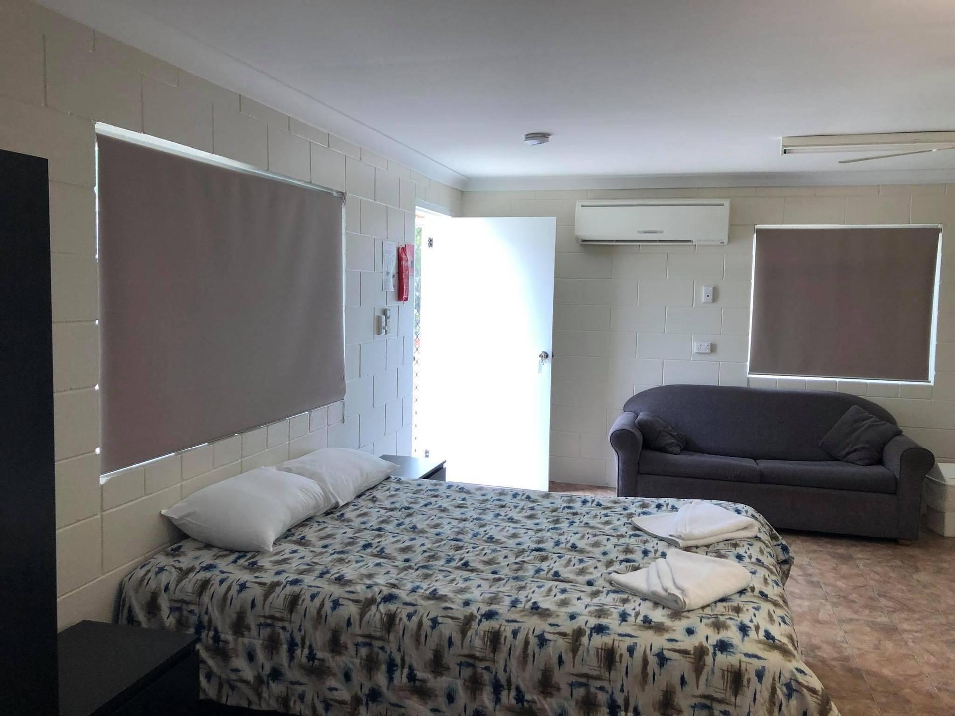 Studio Unit - 1