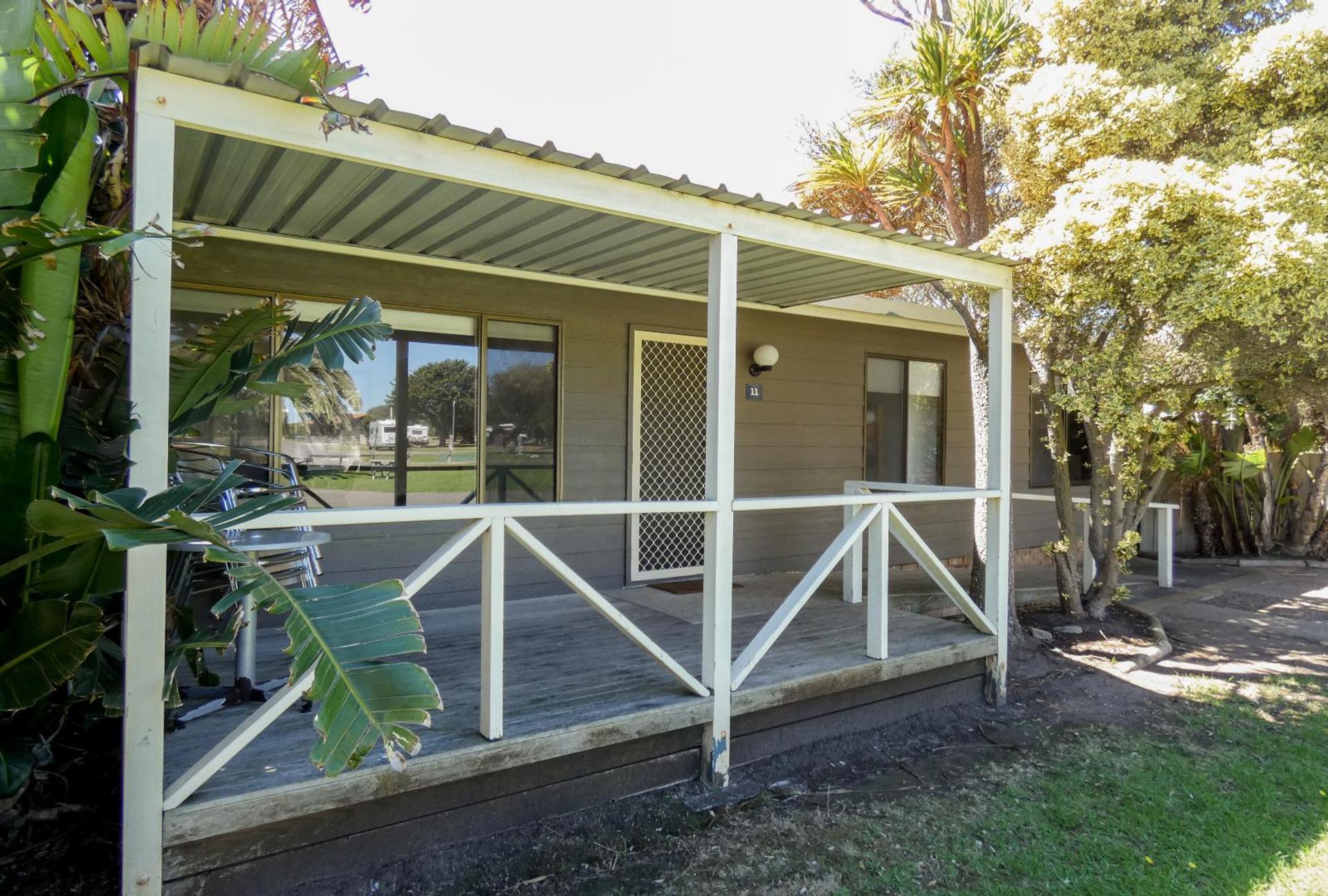 2 Bedroom Standard Cabin - Sleeps 6 - 1