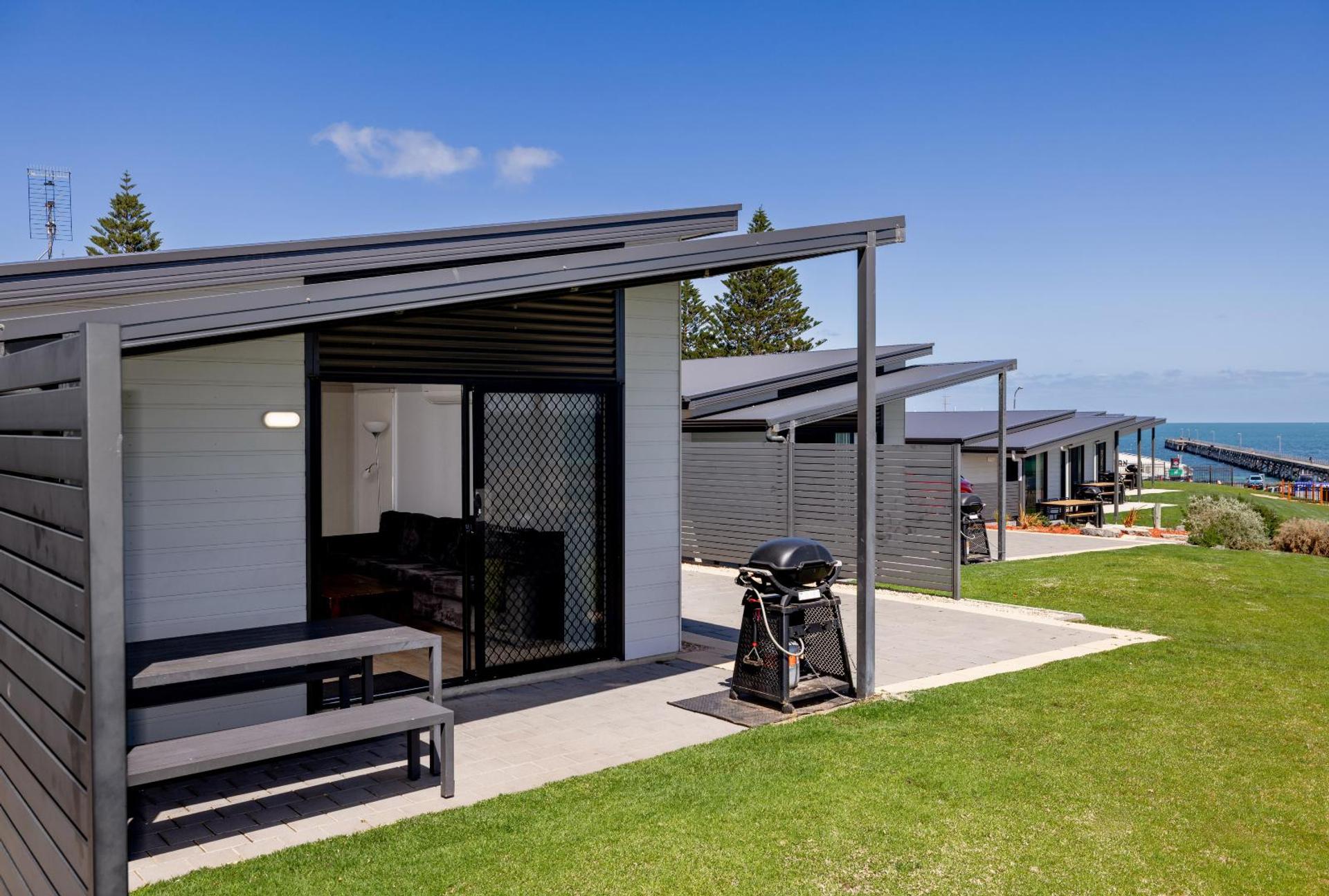 3 Bedroom Deluxe Beach View Cabin - Foreshore - Sleeps 7 - 1