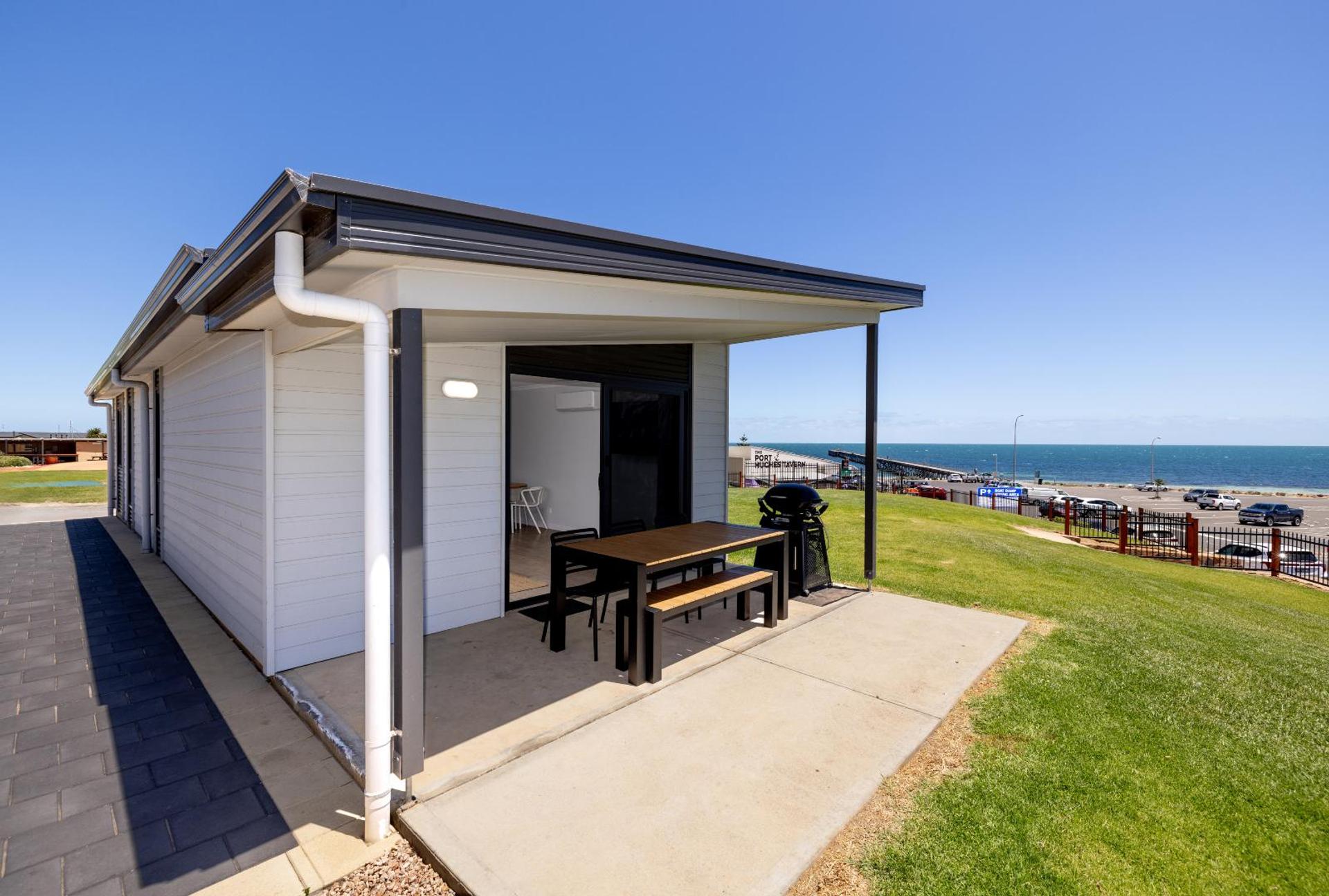 2 Bedroom Deluxe Beach View Cabin - Foreshore - Sleeps 6 - 1
