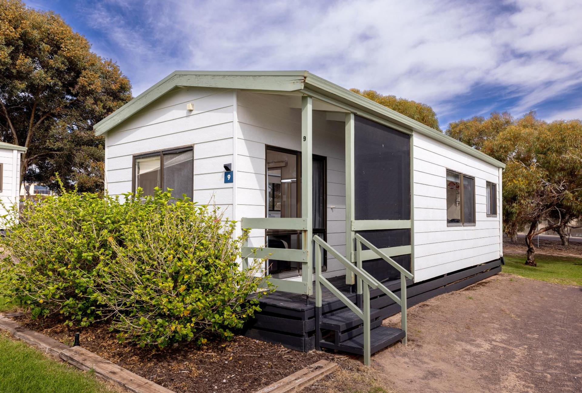 2 Bedroom Budget Cabin - Sleeps 4 - 1