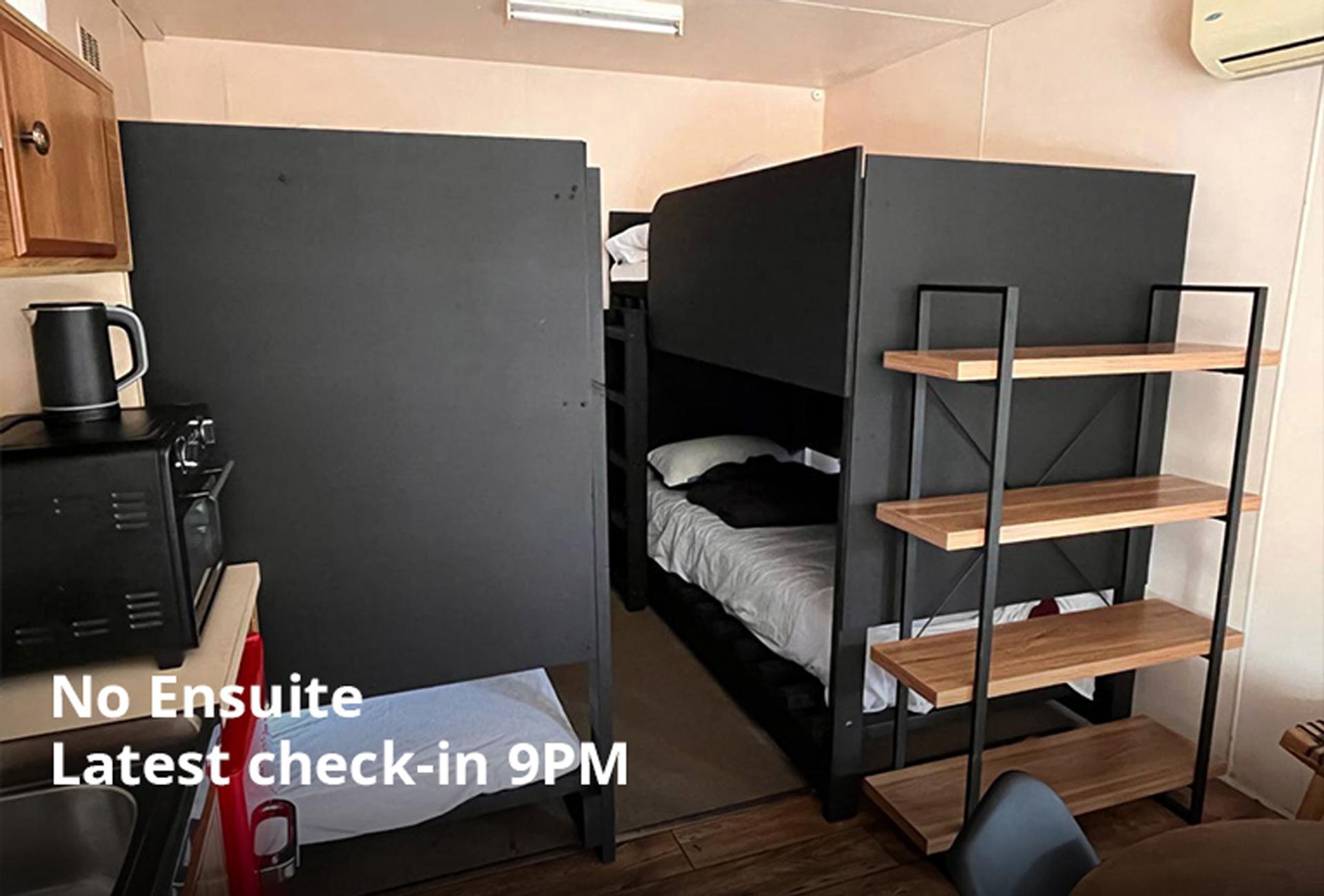 Older Cabin, 1xQueen, 4x bunks, No Ensuite - Image 3