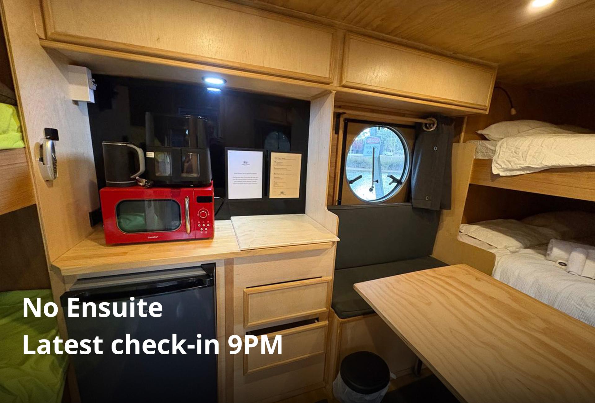 Retro Caravan 2xQueen, 2xK.Single, No Ensuite - Image 4