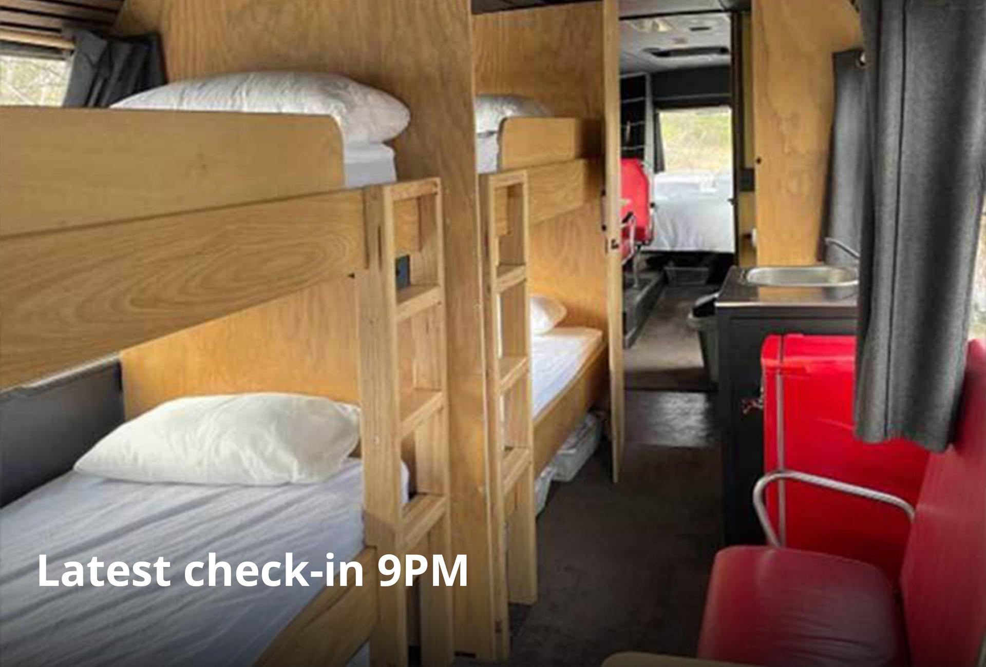 Bus 2Br, 1xQueen, 4xBunk, 1xEnsuite - Image 4