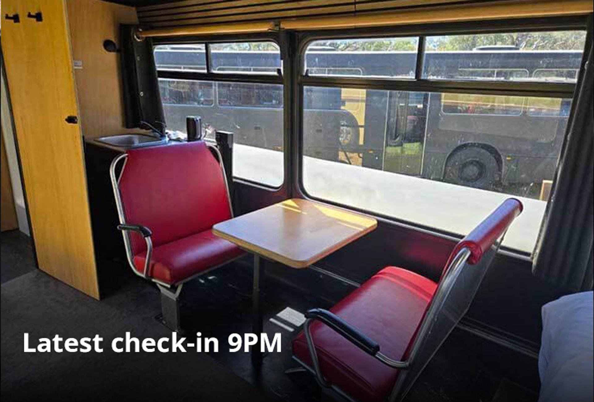 Bus 2Br, 1xQueen, 2xBunk, 1xEnsuite - Image 2