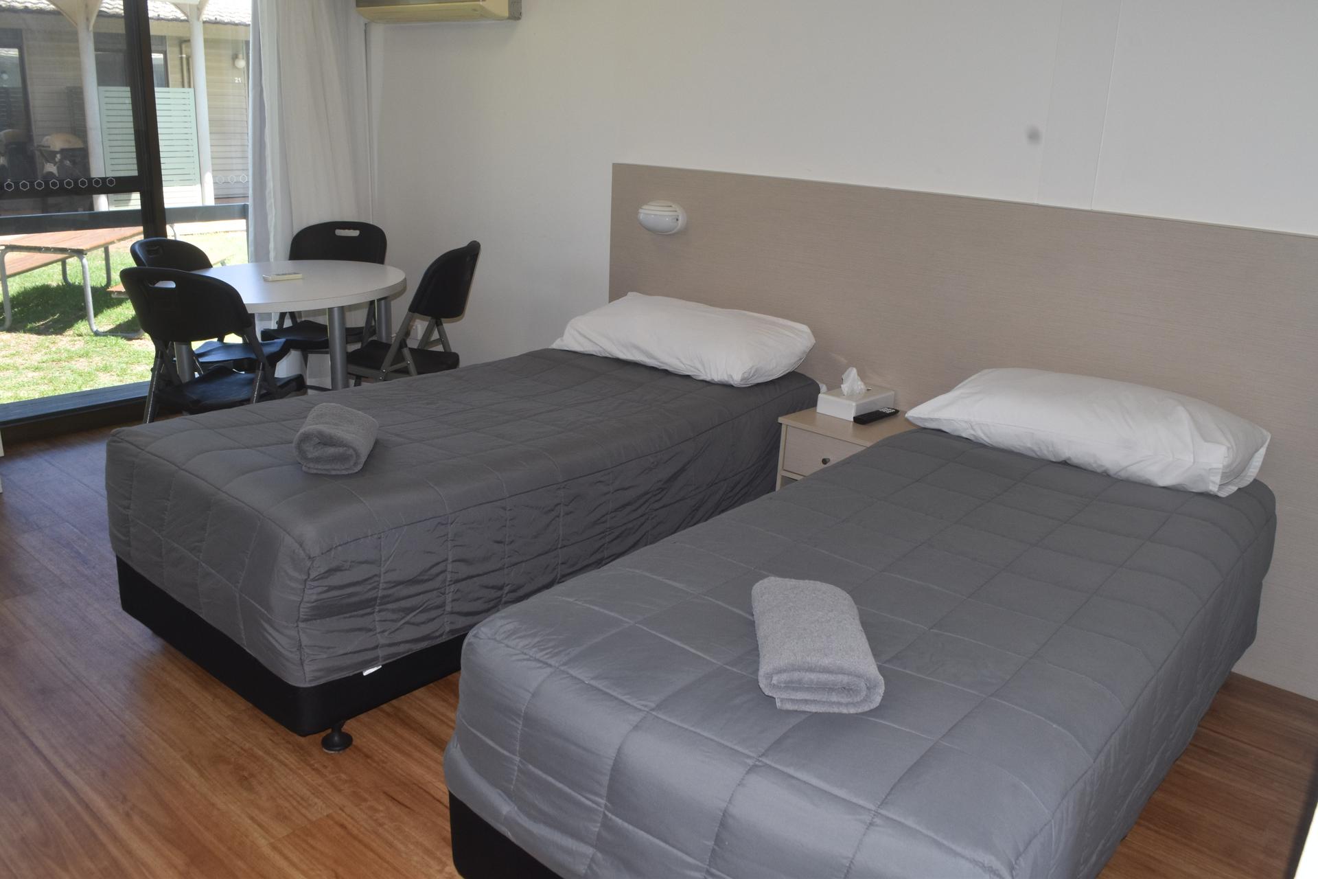 Motel Air Standard Cabin - Image 5