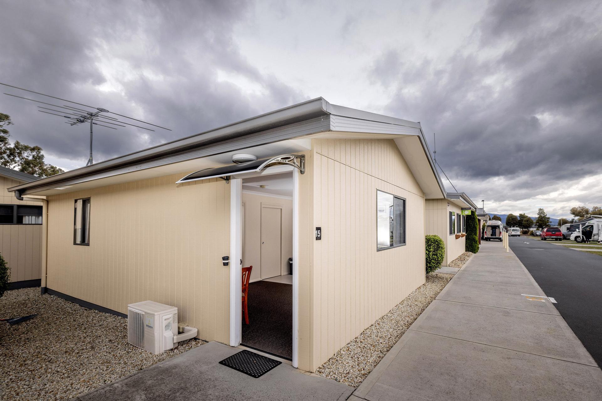 Cremorne Cabin - Image 5